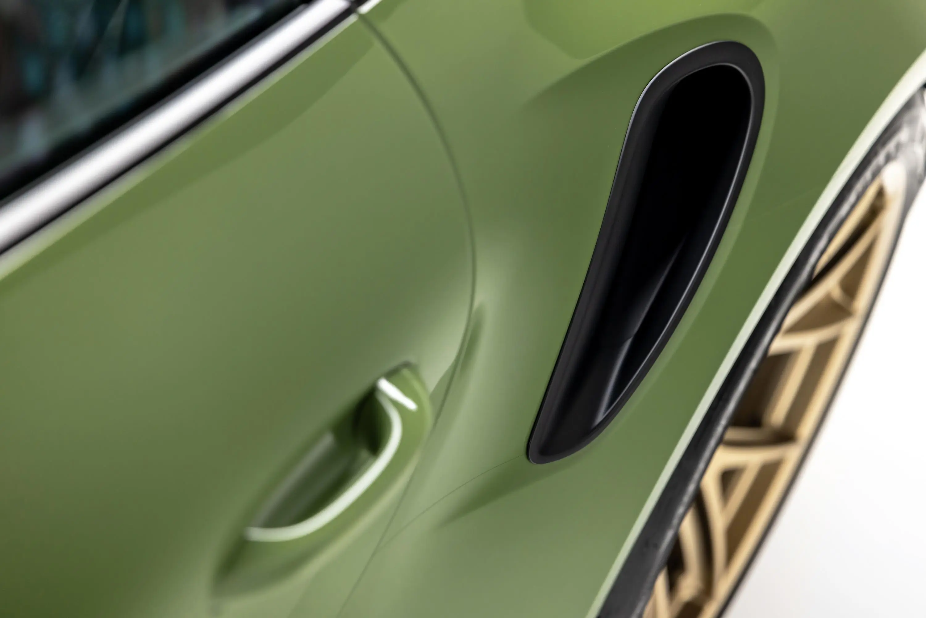 2024 Porsche 911 GT3 RS Weissach in Olive Green