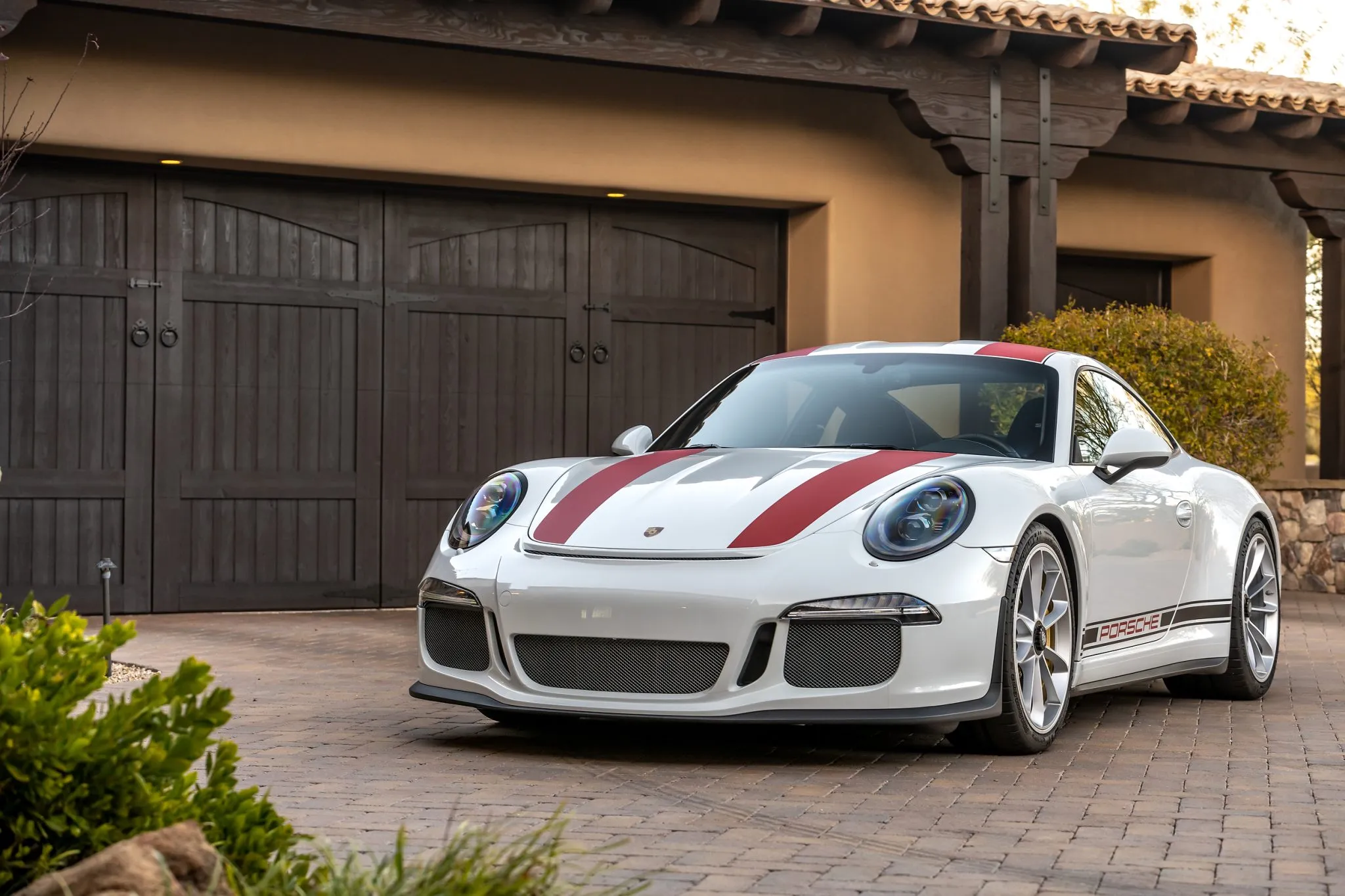 2016 Porsche 911 R in White