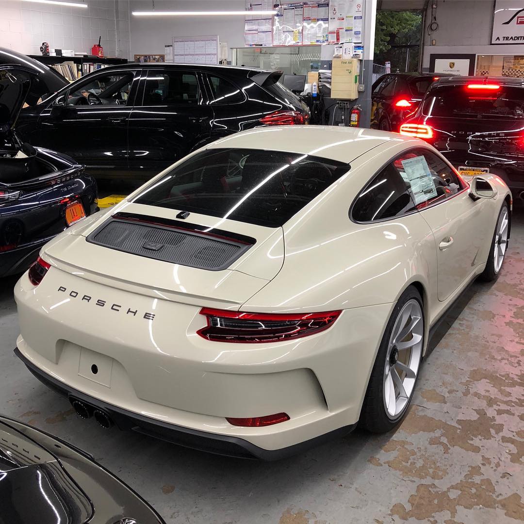 2018 Porsche 911 GT3 Touring in Geyser Grey