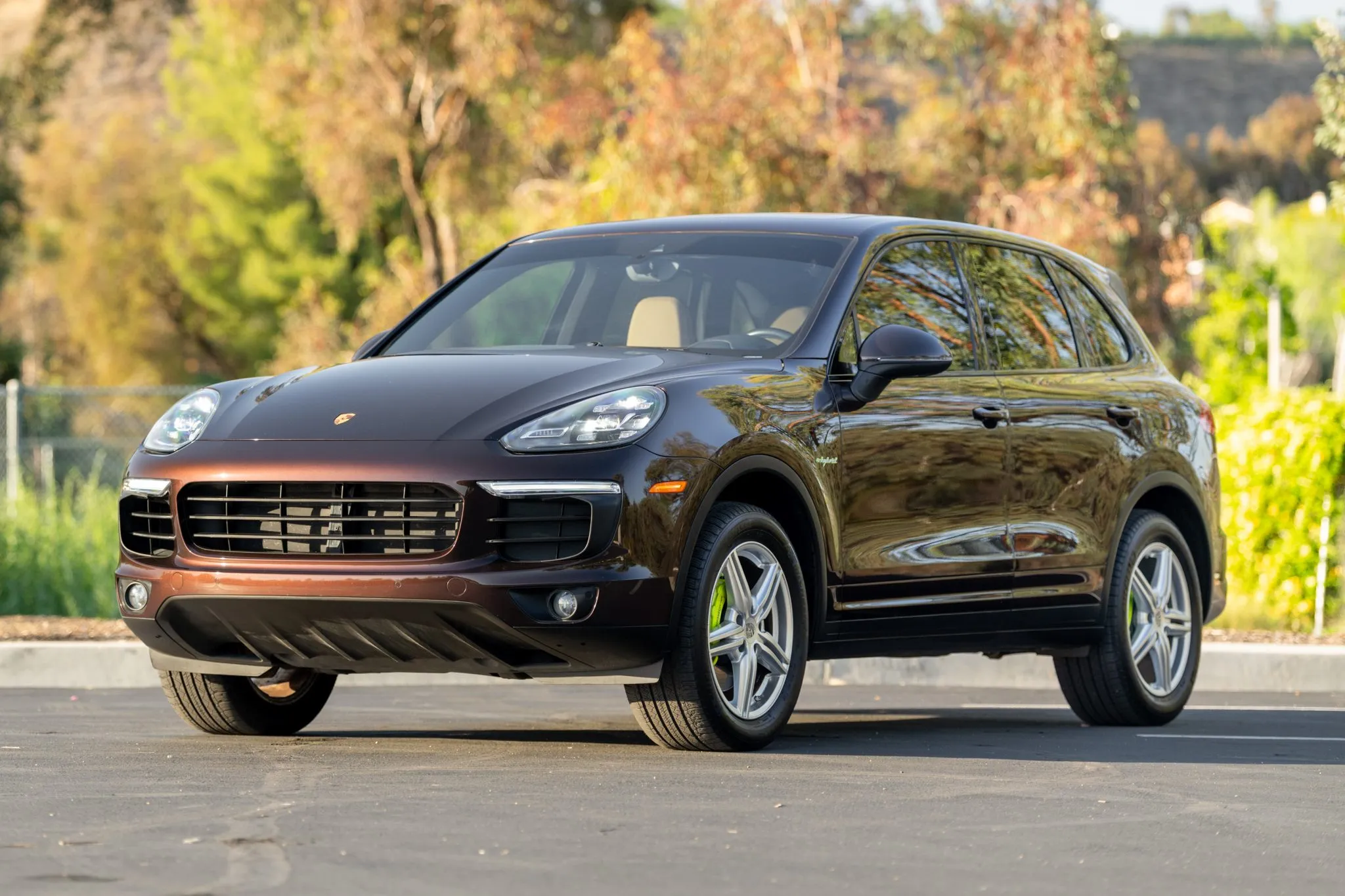 2016 Porsche Cayenne S E-Hybrid in Mahogany Metallic