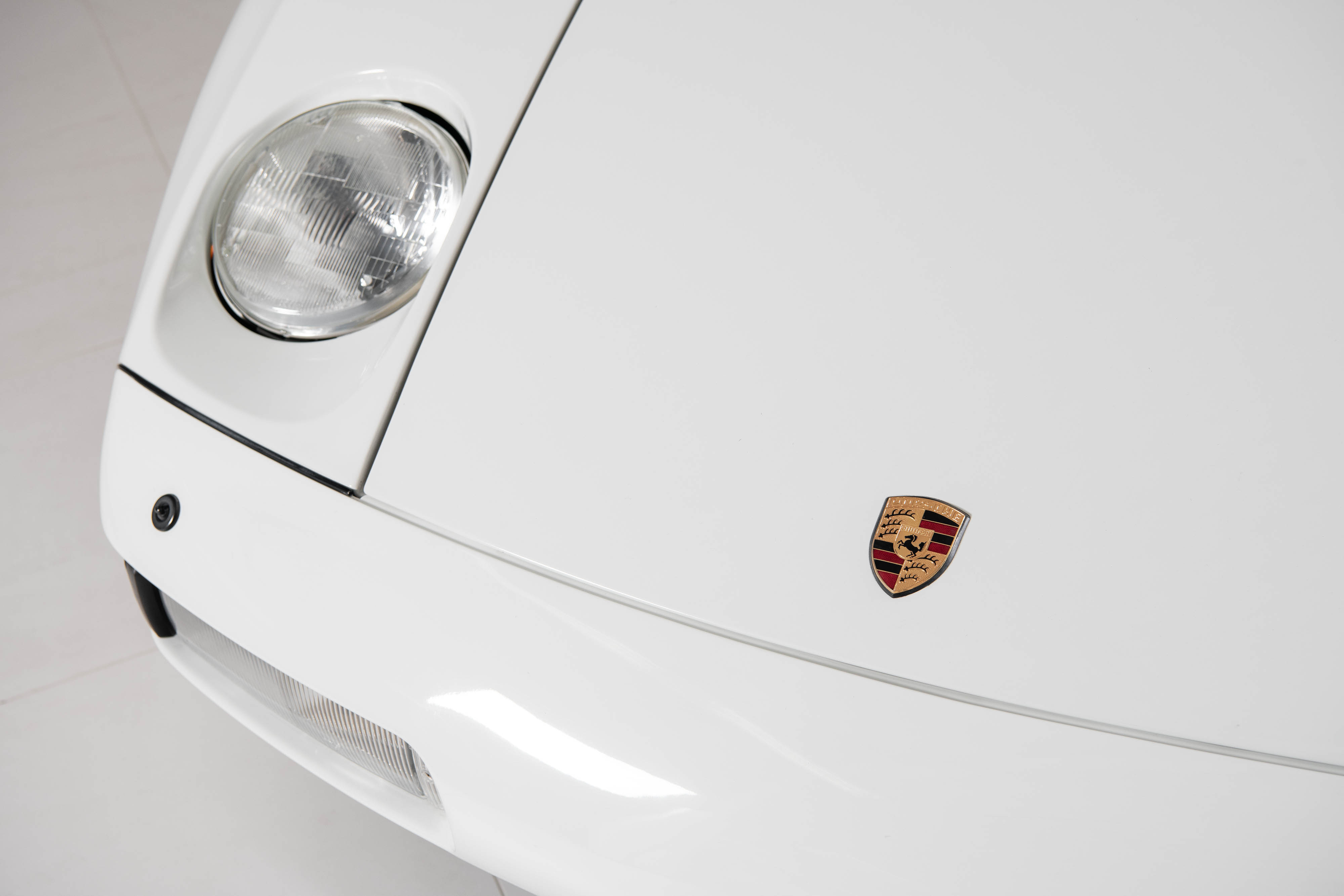 1987 Porsche 928 S4 in Grand Prix White