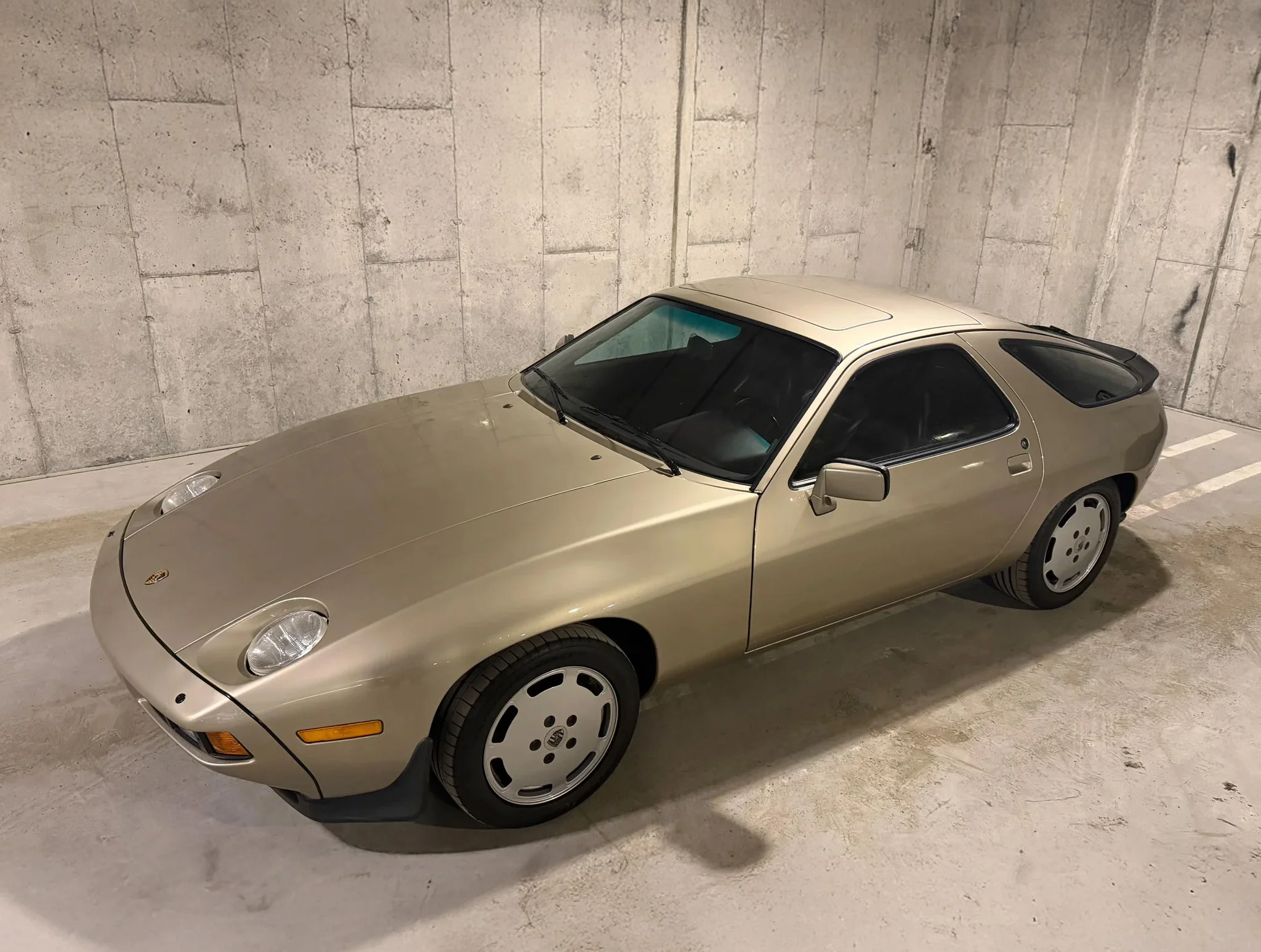 1986.5 Porsche 928 S in White Gold Metallic