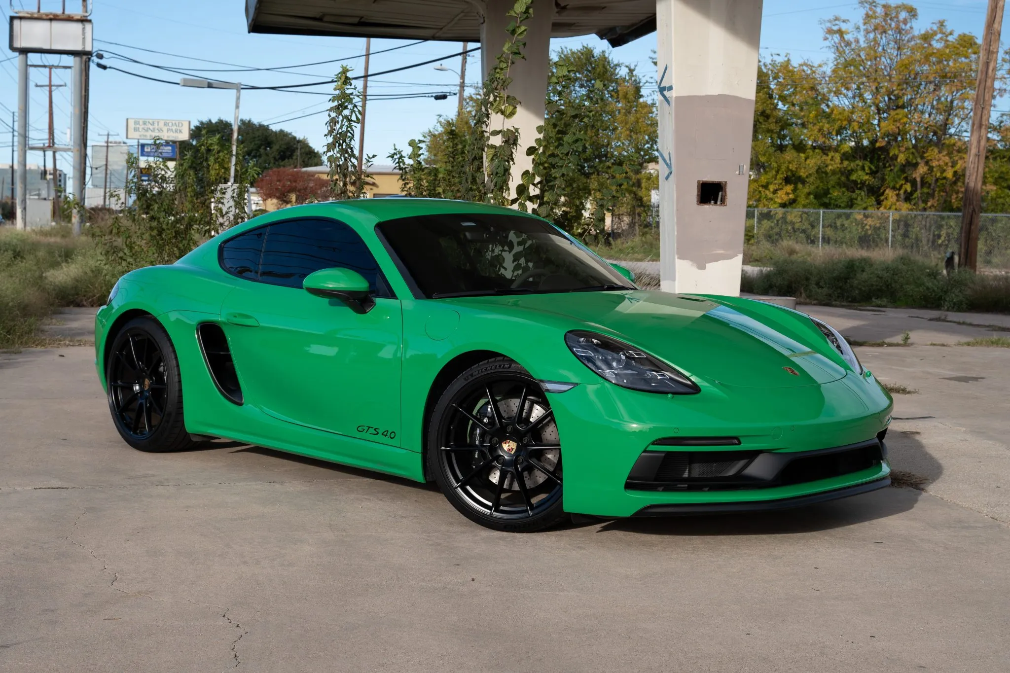 2023 Porsche 718 Cayman GTS 4.0 in Python Green