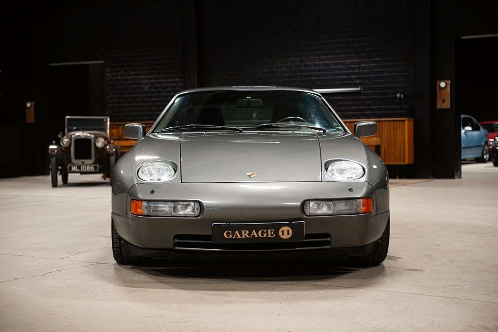 1987 Porsche 928 S4 Coupé in Rock Green Metallic