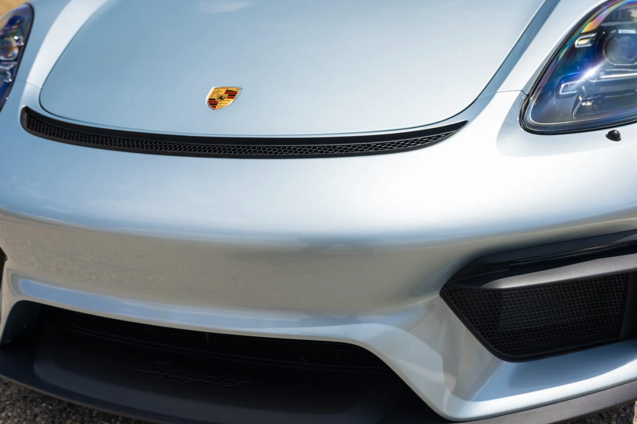 2022 Porsche 718 Spyder in Azzurro Thetys Metallic
