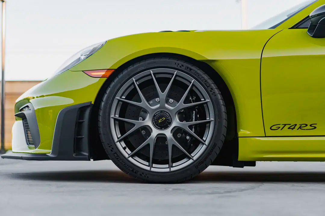 2024 Porsche 911 GT3 RS in Linden Green