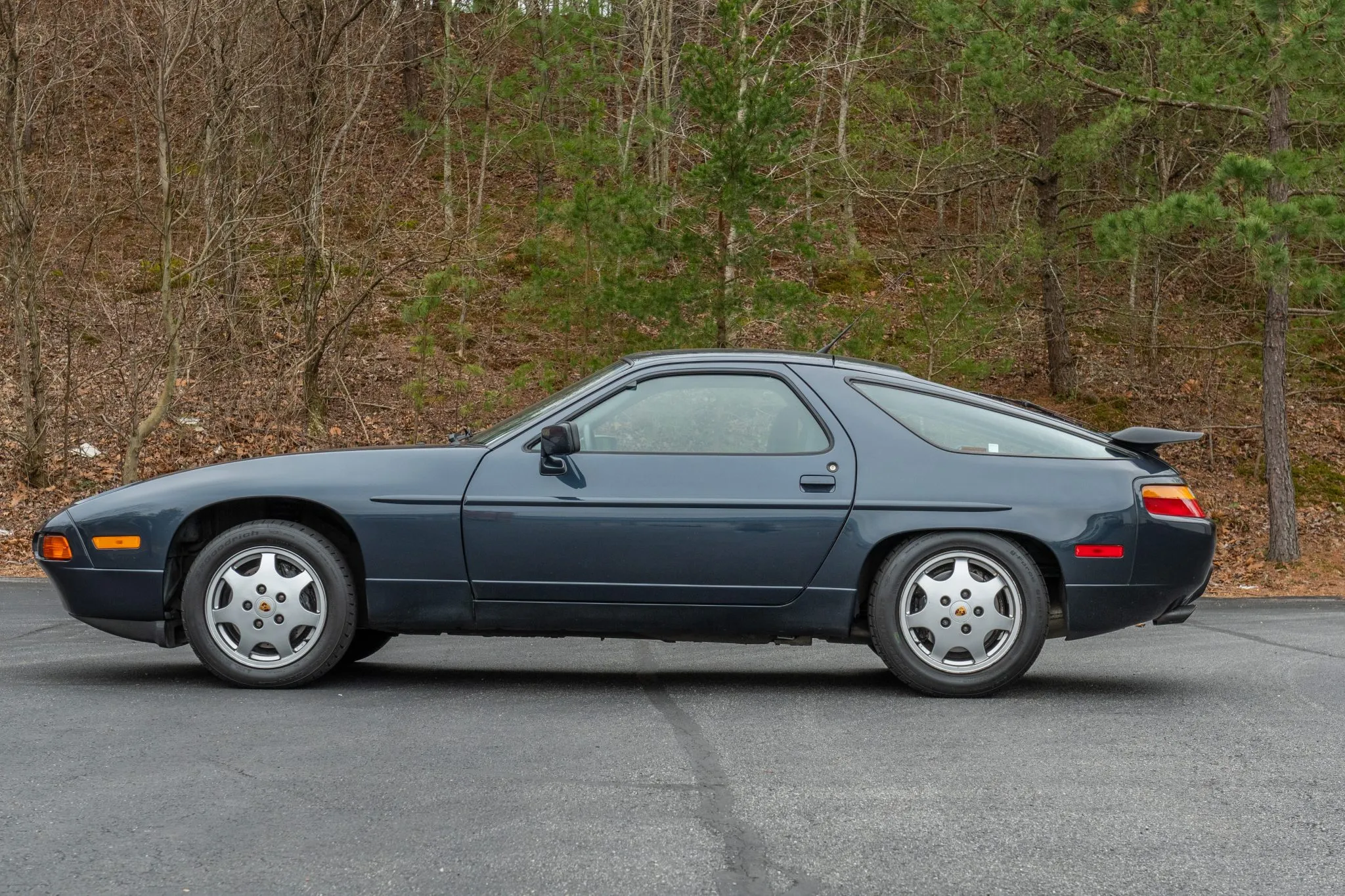 1991 Porsche 928 GT in Marine Blue