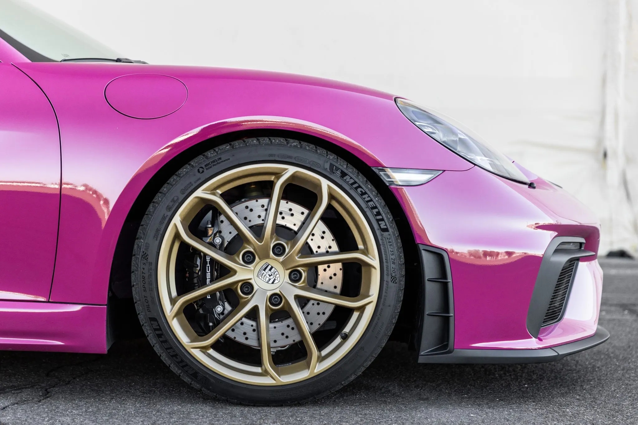 2022 Porsche 718 Spyder in Ruby Star