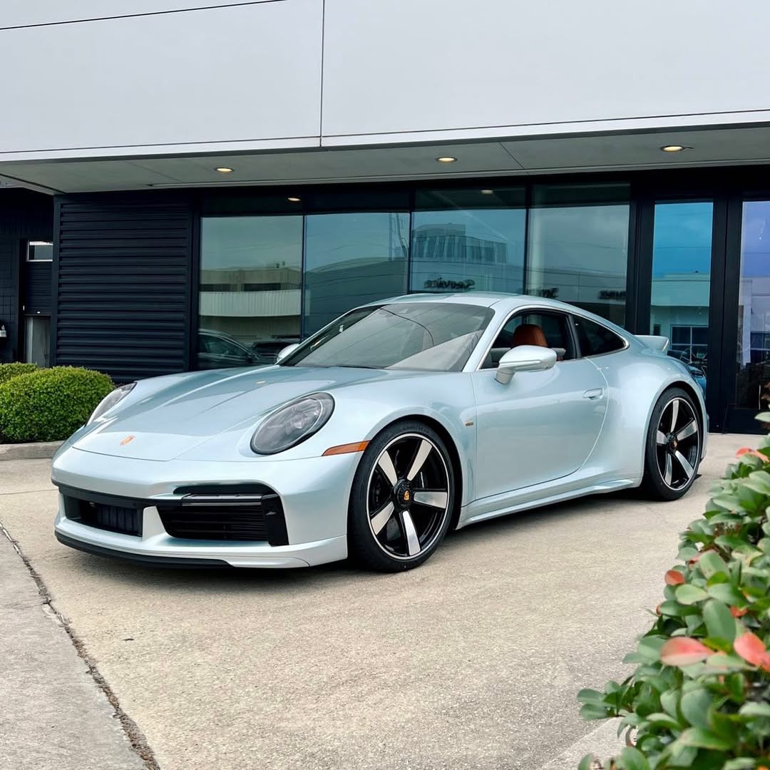 2023 Porsche 911 Sport Classic in Azzurro Thetys Metallic