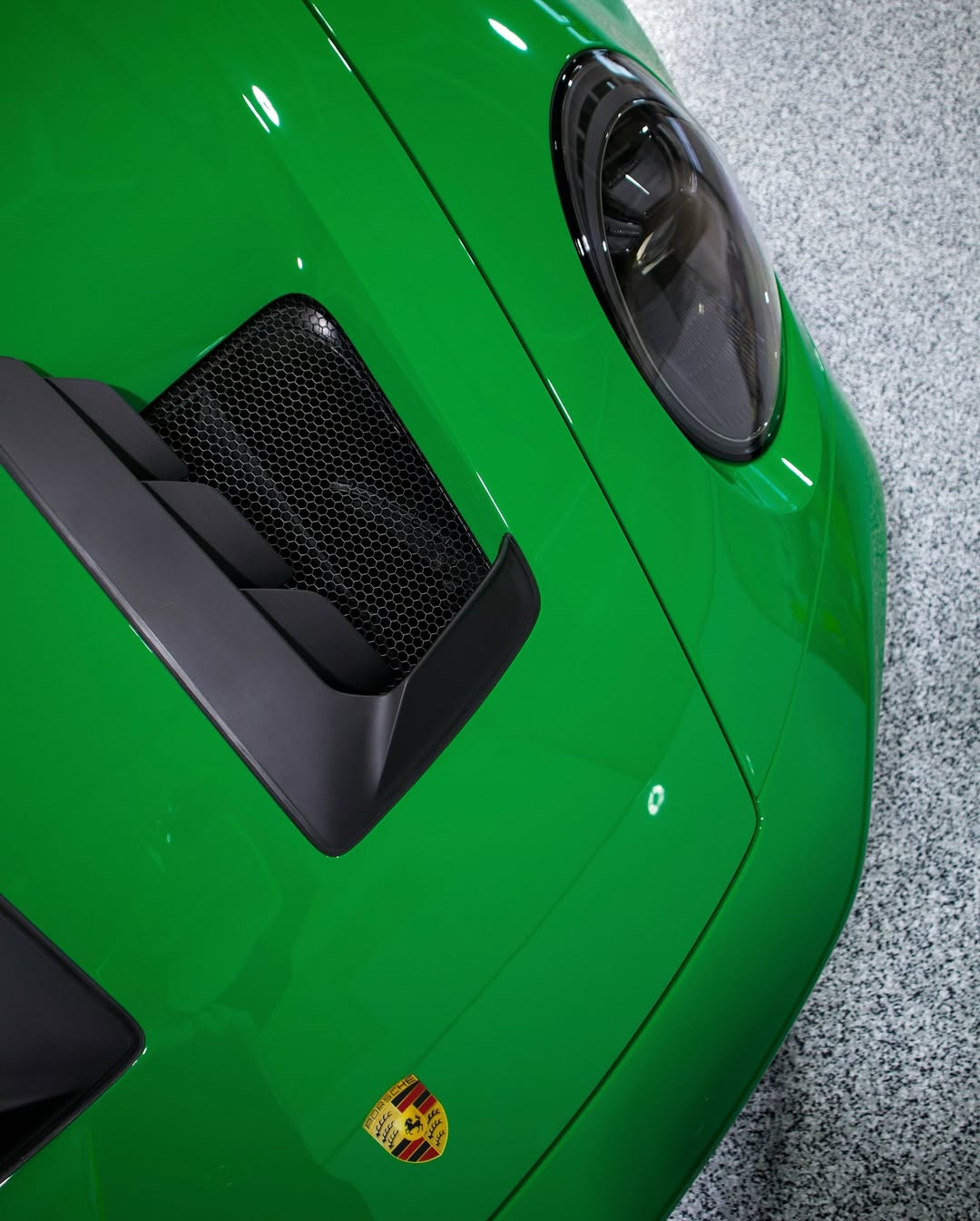 2025 Porsche 911 GT3 RS Weissach Package in Essmann Green
