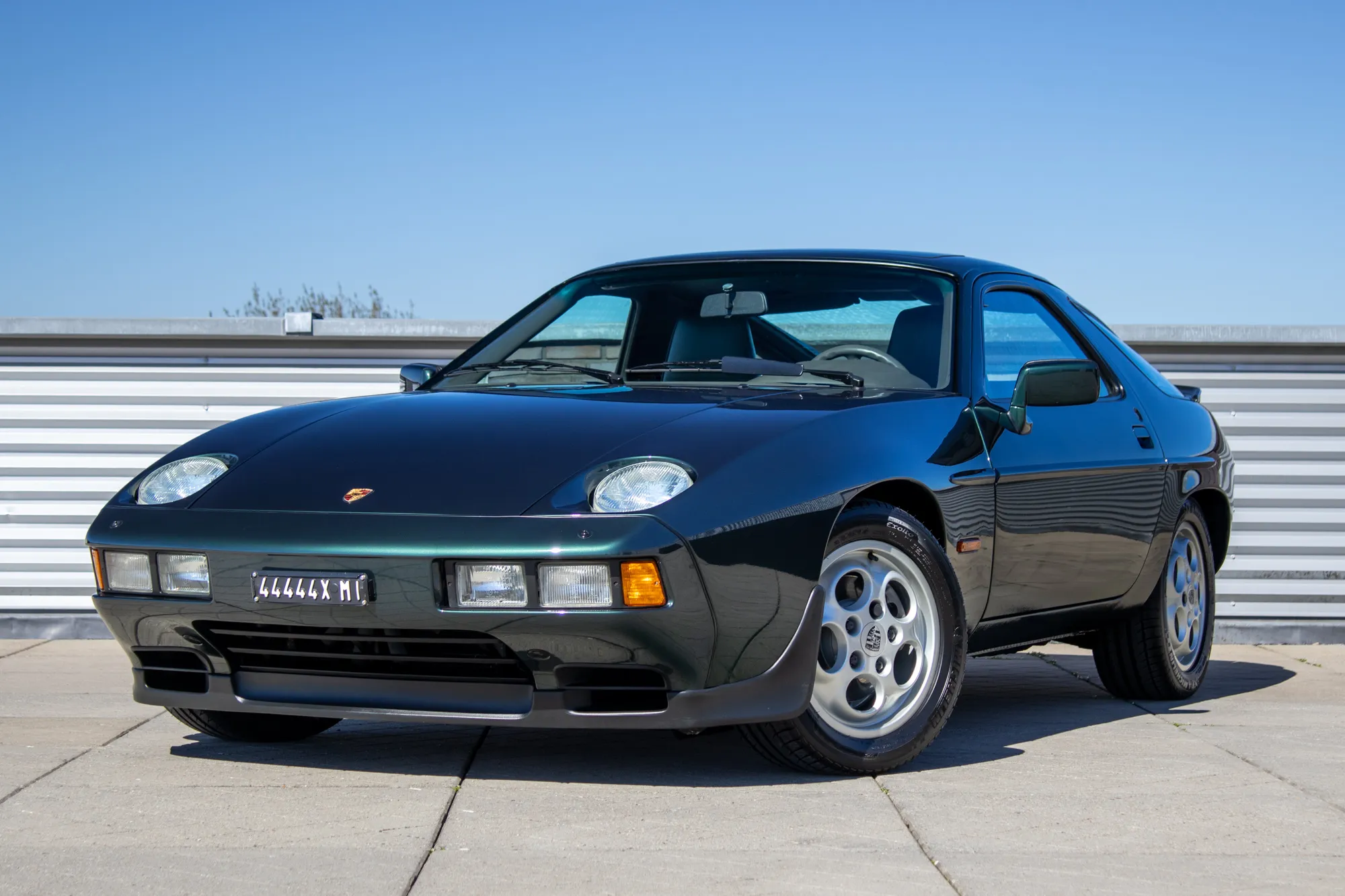 1985 Porsche 928S in Moss Green Metallic