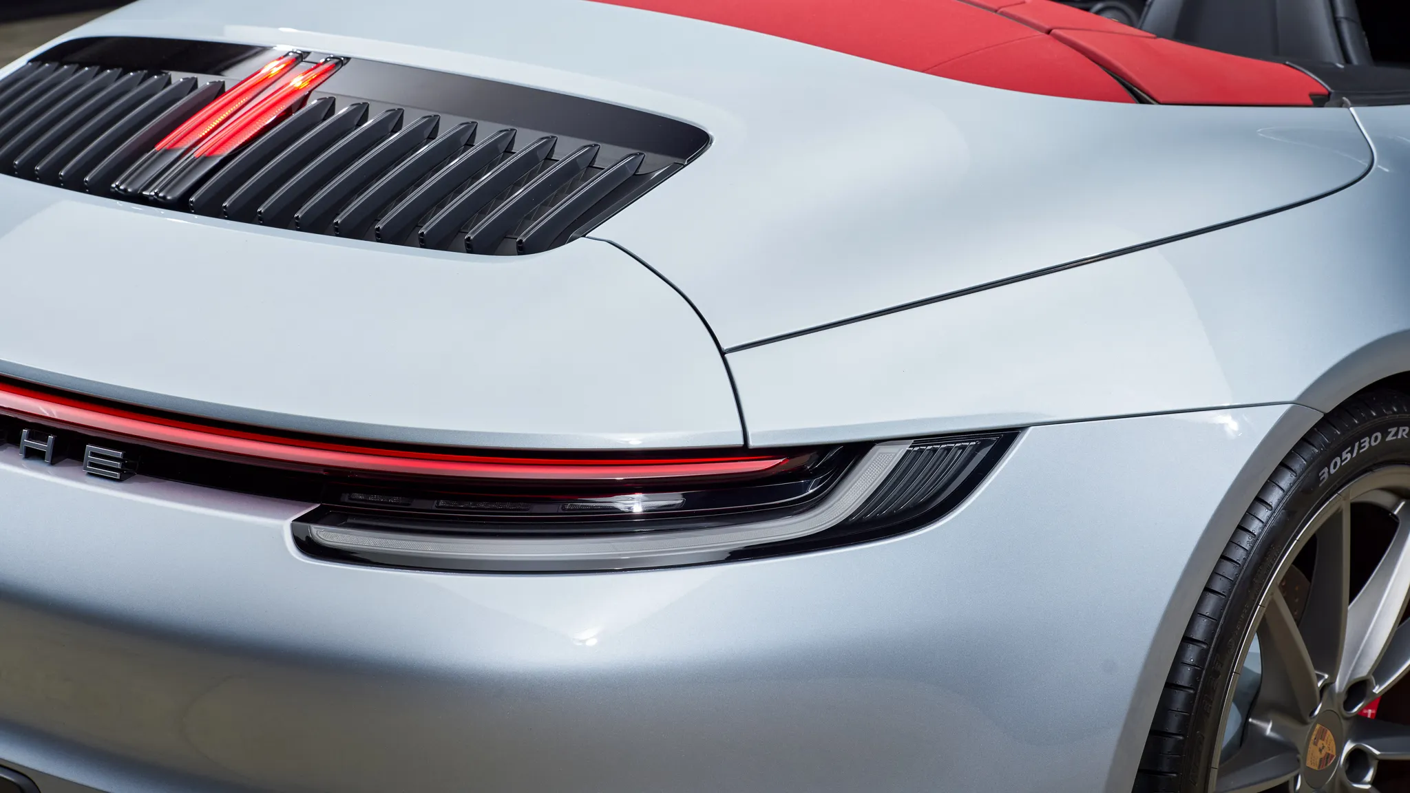 2020 Porsche 911 Carrera S Cabriolet in Dolomite Silver Metallic