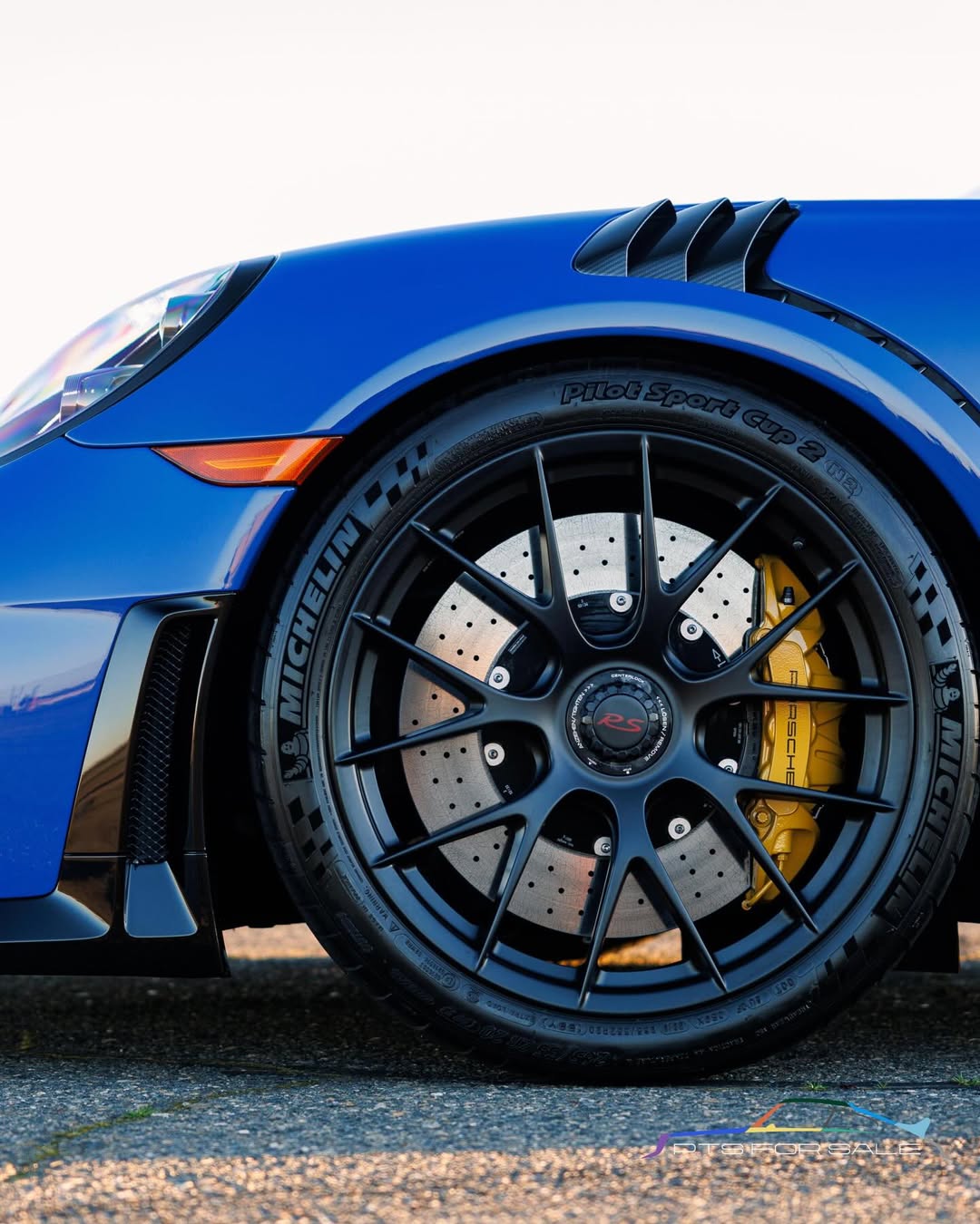 2019 Porsche 911 GT2 RS  in Club Blau
