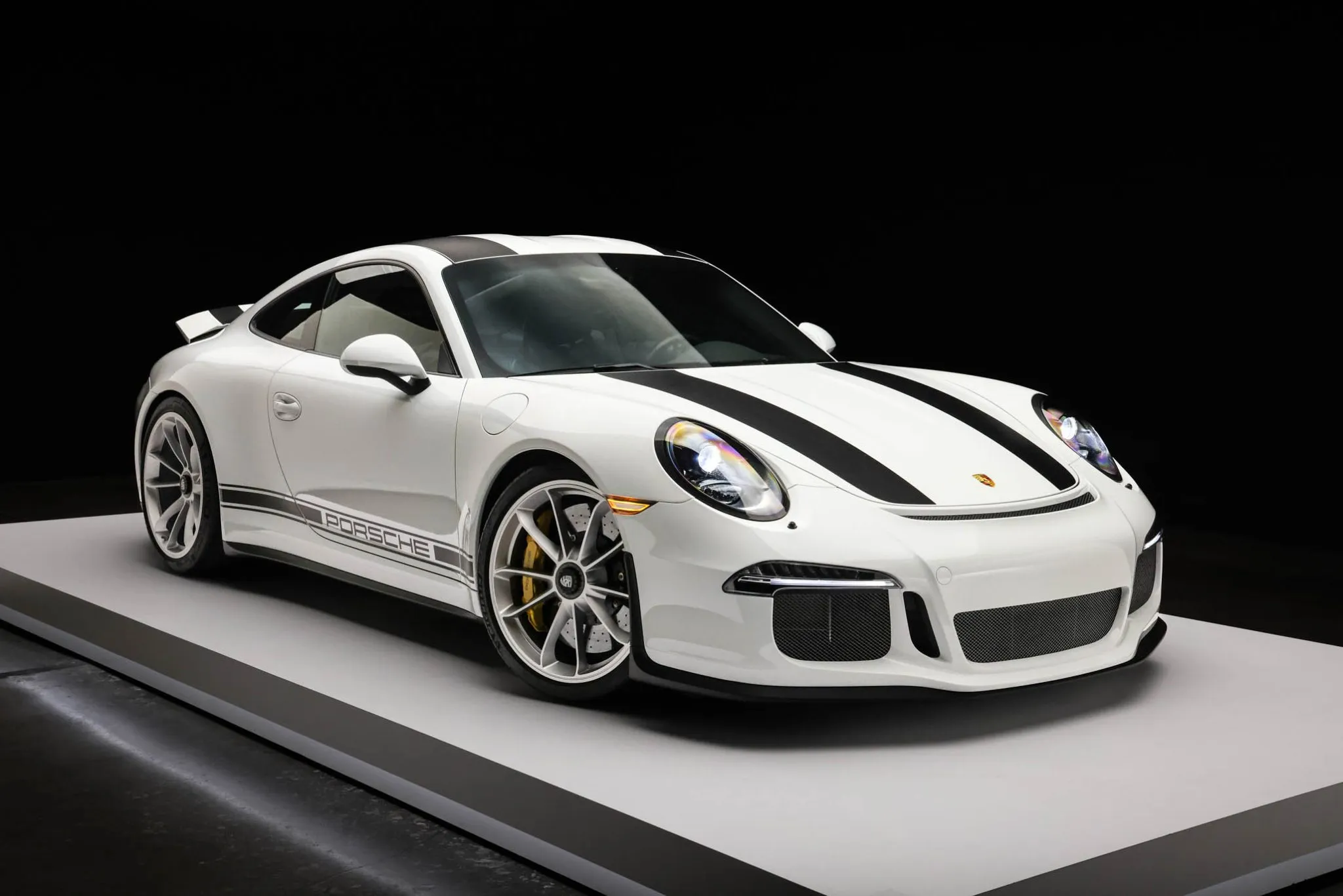 2016 Porsche 911 R in White