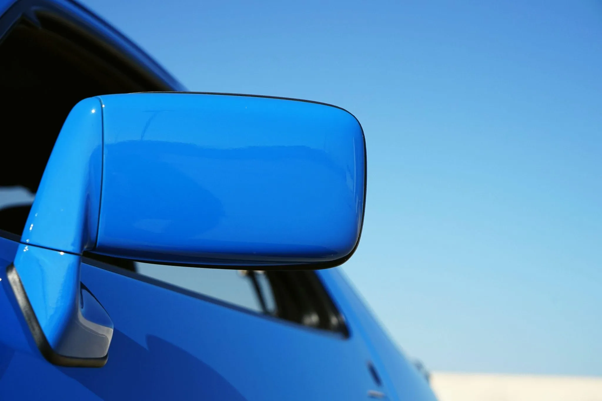 1982 Porsche 928 in Arrow Blue