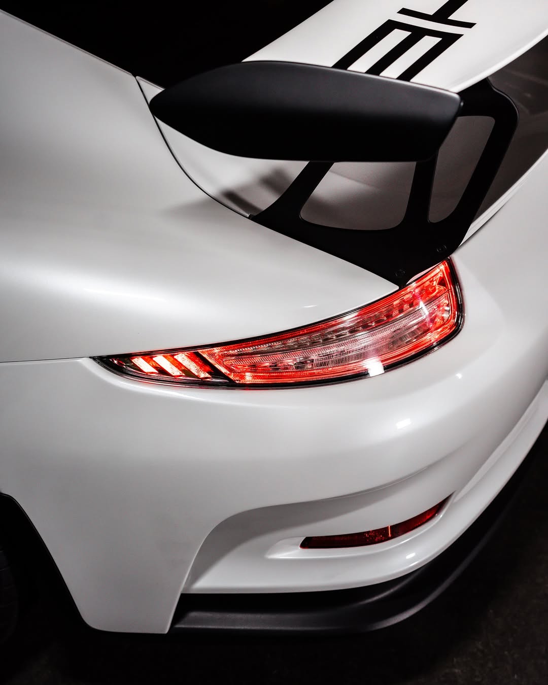 2016 Porsche 911 GT3 RS in Oryx White Metallic