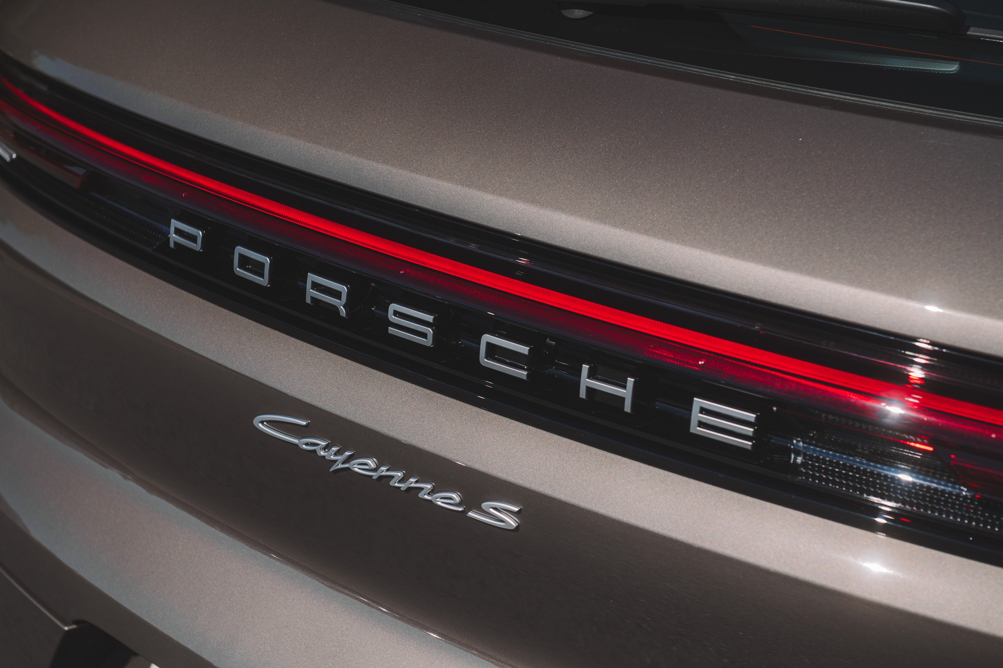 2025 Porsche Cayenne S Soho Brown Metallic