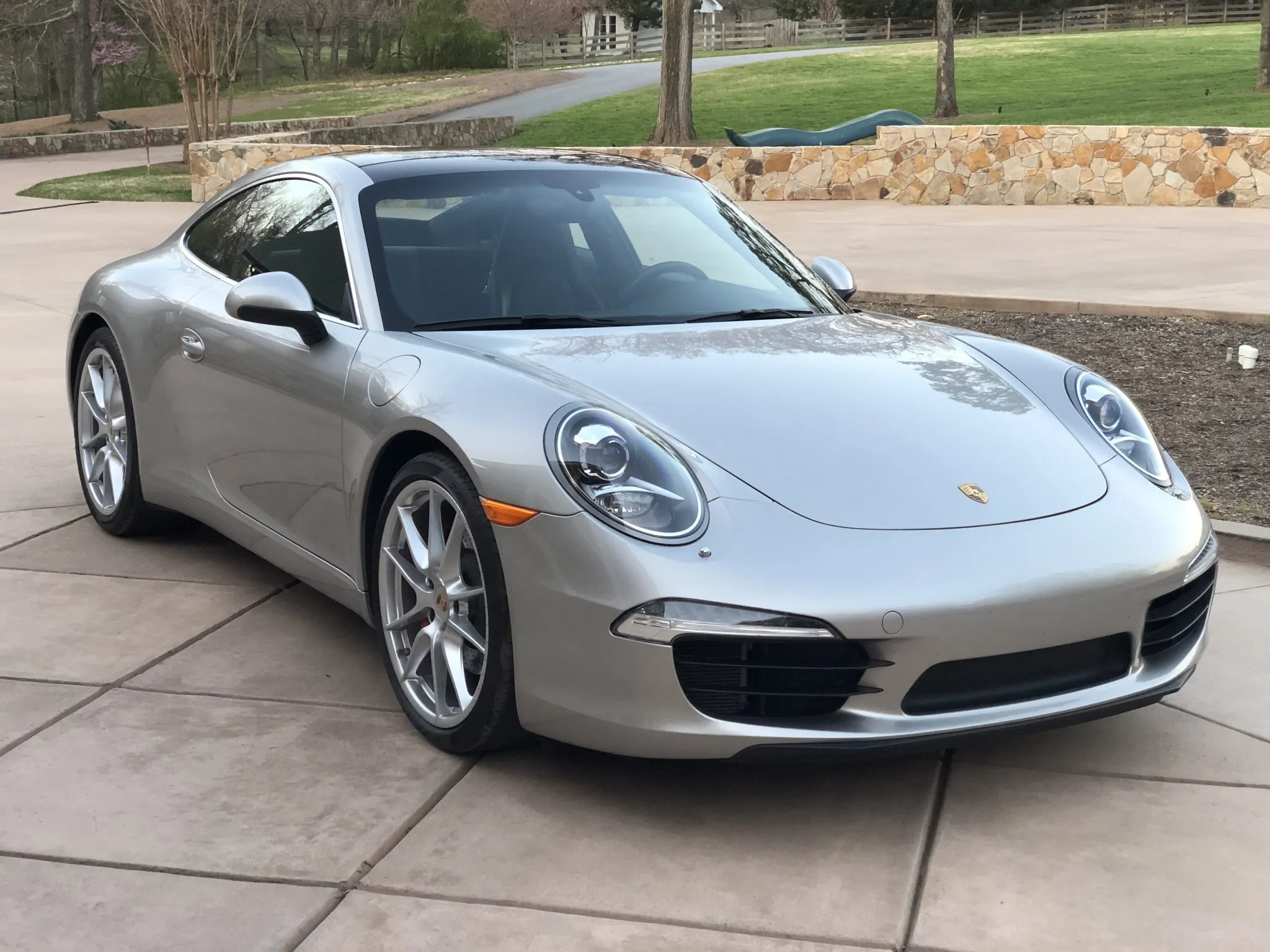 2013 Porsche 911 Carrera S Coupe 7-Speed in Platinum Silver Metallic