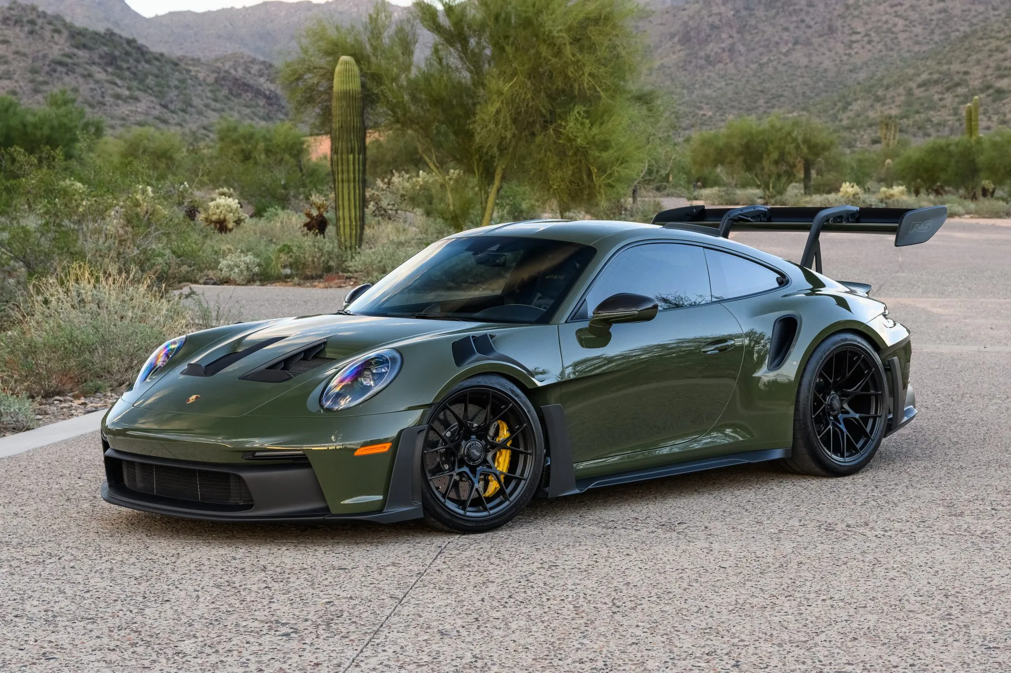 2024 Porsche 911 GT3 RS in Nato Olive