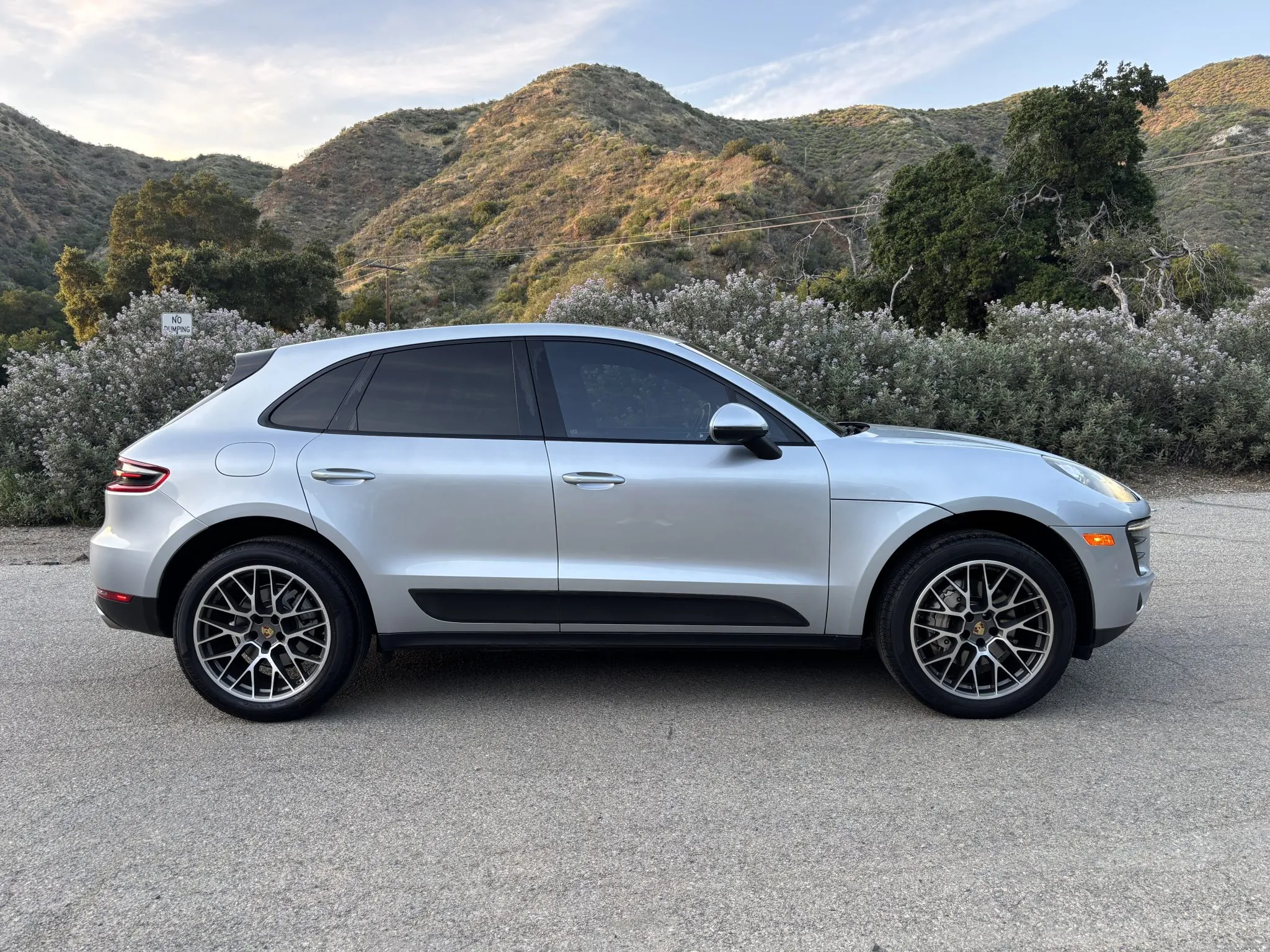 2016 Porsche Macan S in Rhodium Silver Metallic