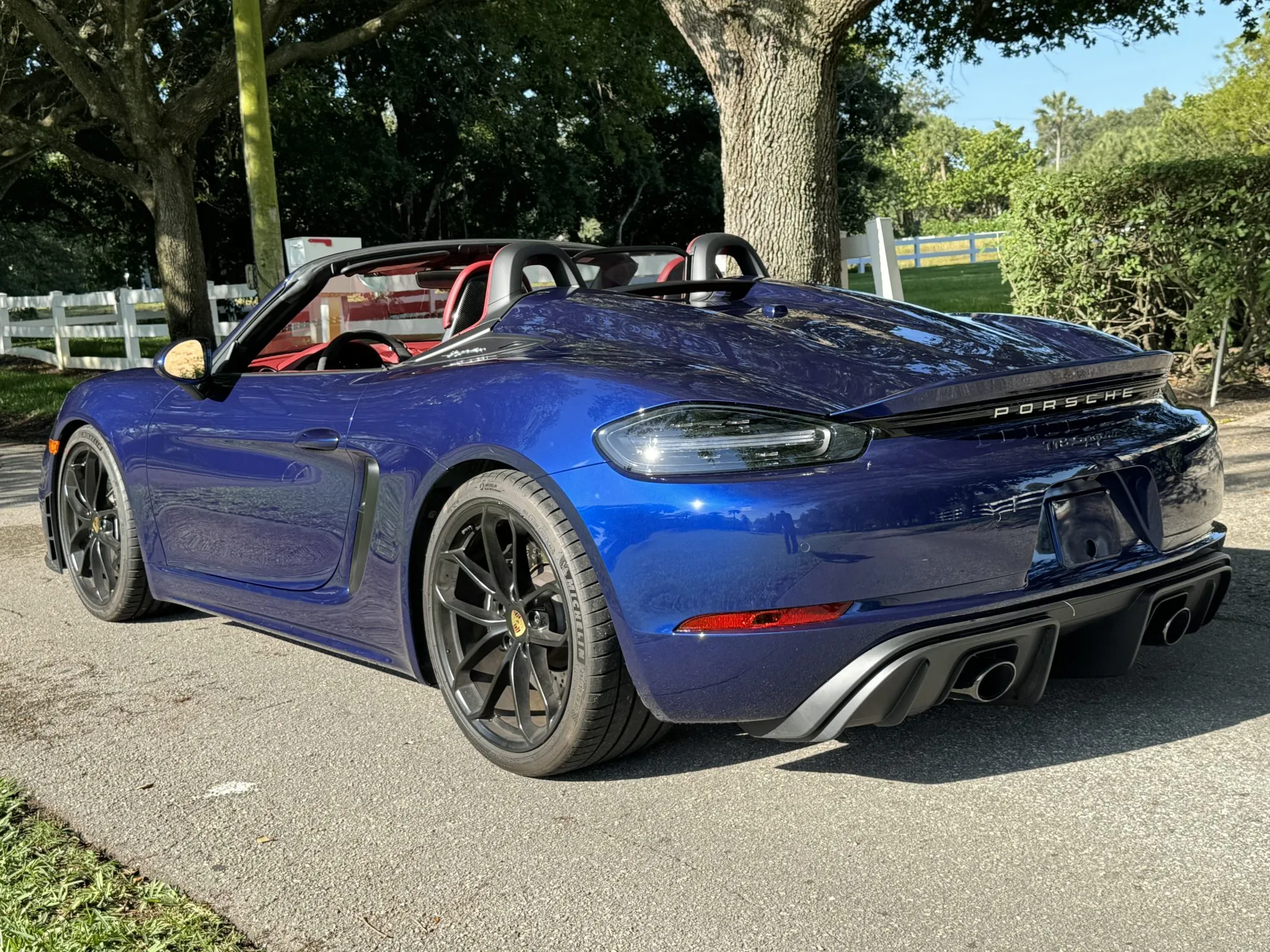 2021 Porsche 718 Spyder in Gentian Blue Metallic