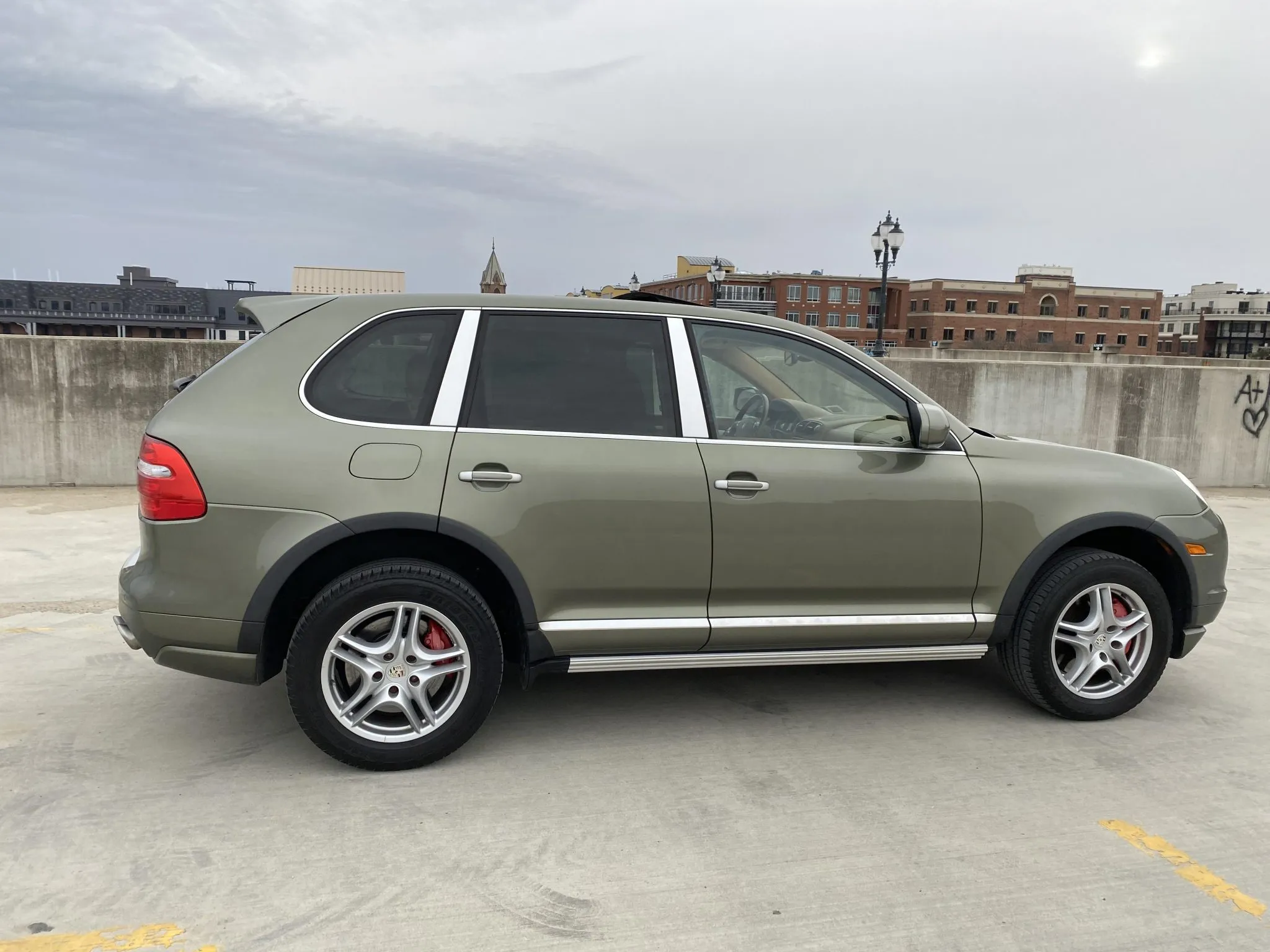 2008 Porsche Cayenne Turbo in Olive Green Metallic