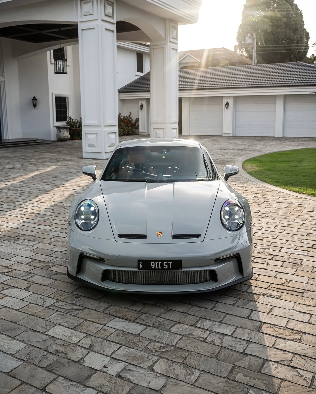 2025 Porsche 911 S/T in Mode Grau