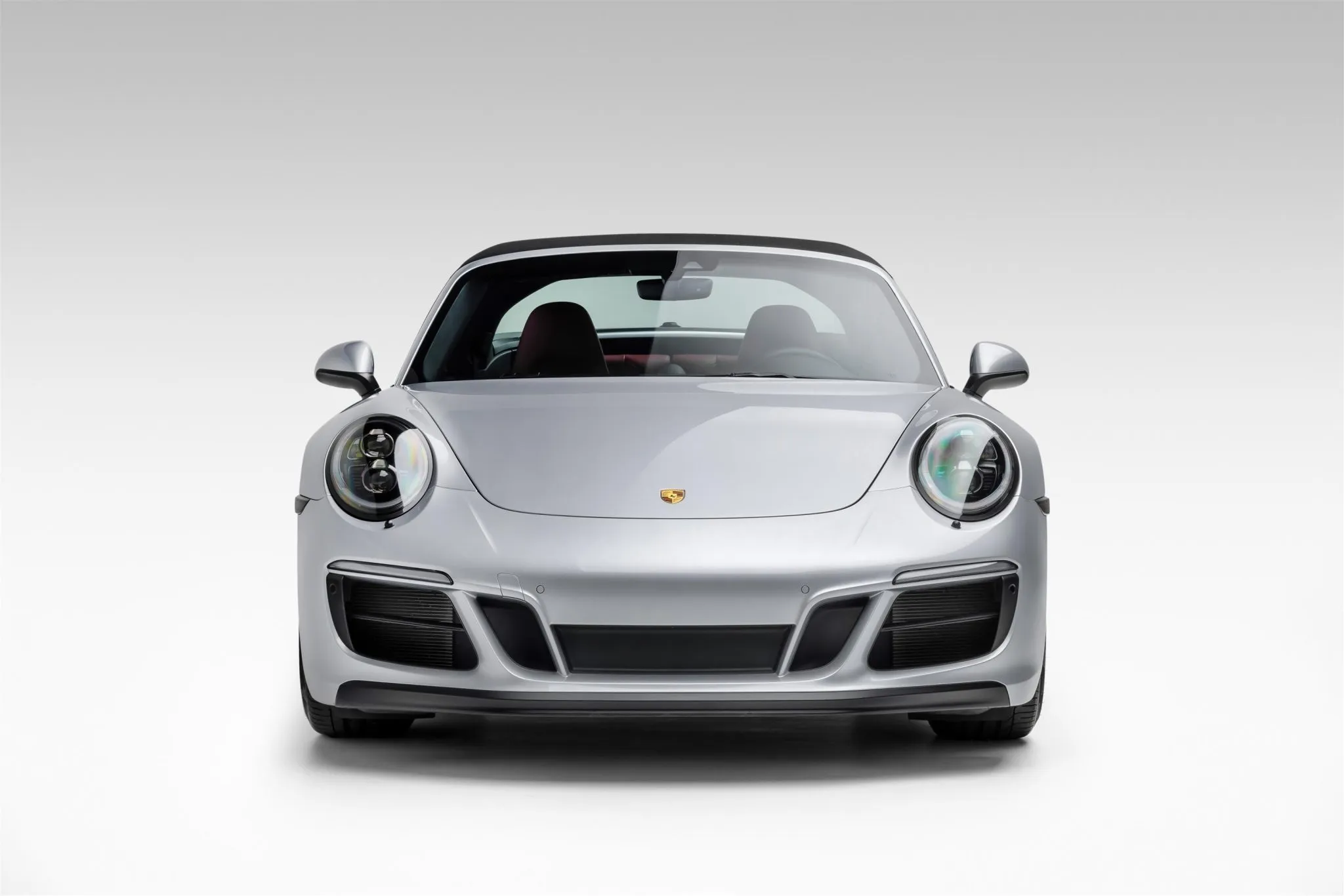 2018 Porsche 911 Targa 4 GTS in Rhodium Silver Metallic