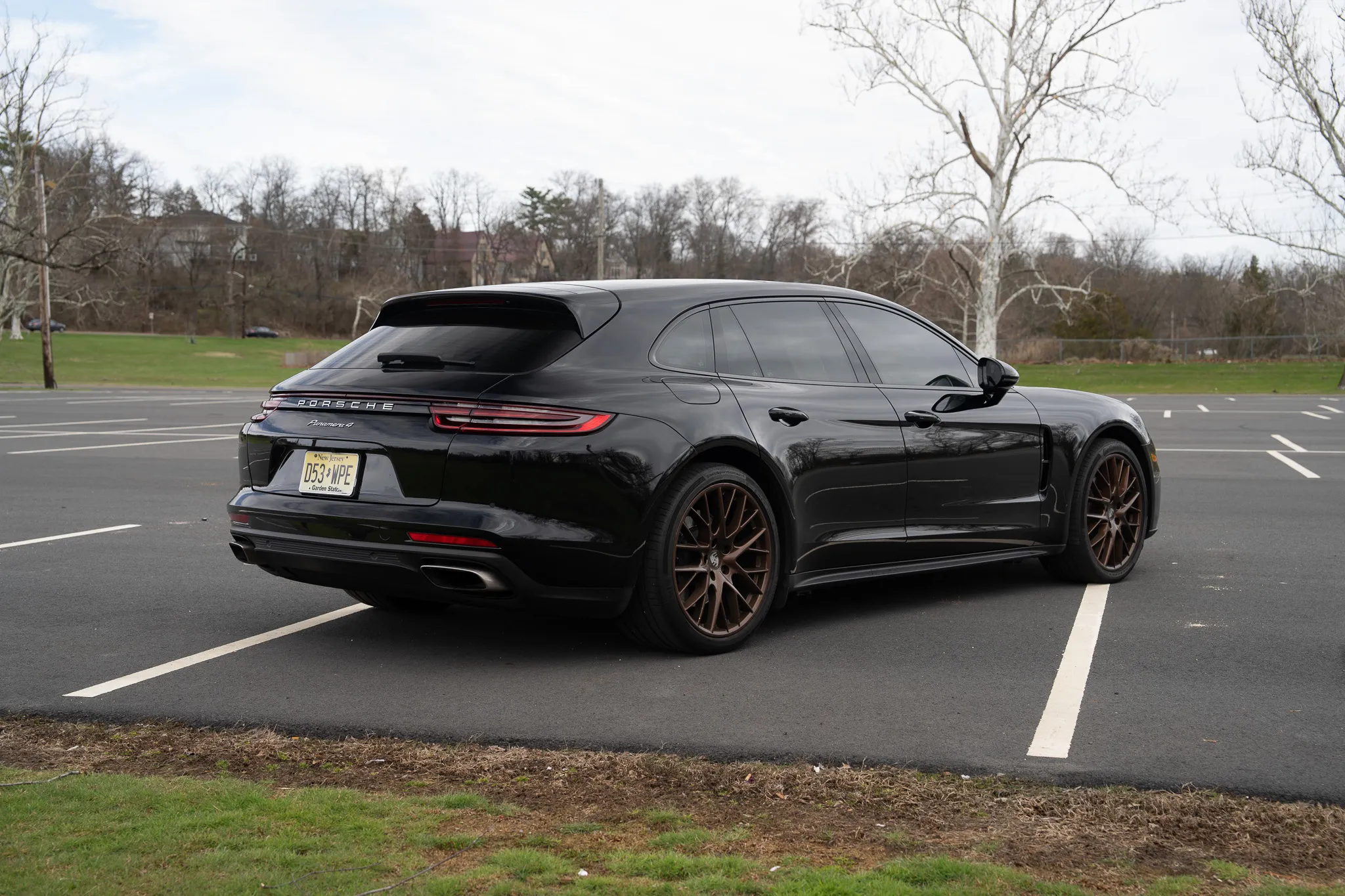 2018 Porsche Panamera 4 Sport Turismo in Black