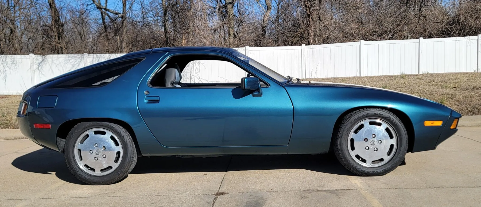1980 Porsche 928 5-Speed in Petrol Blue Metallic