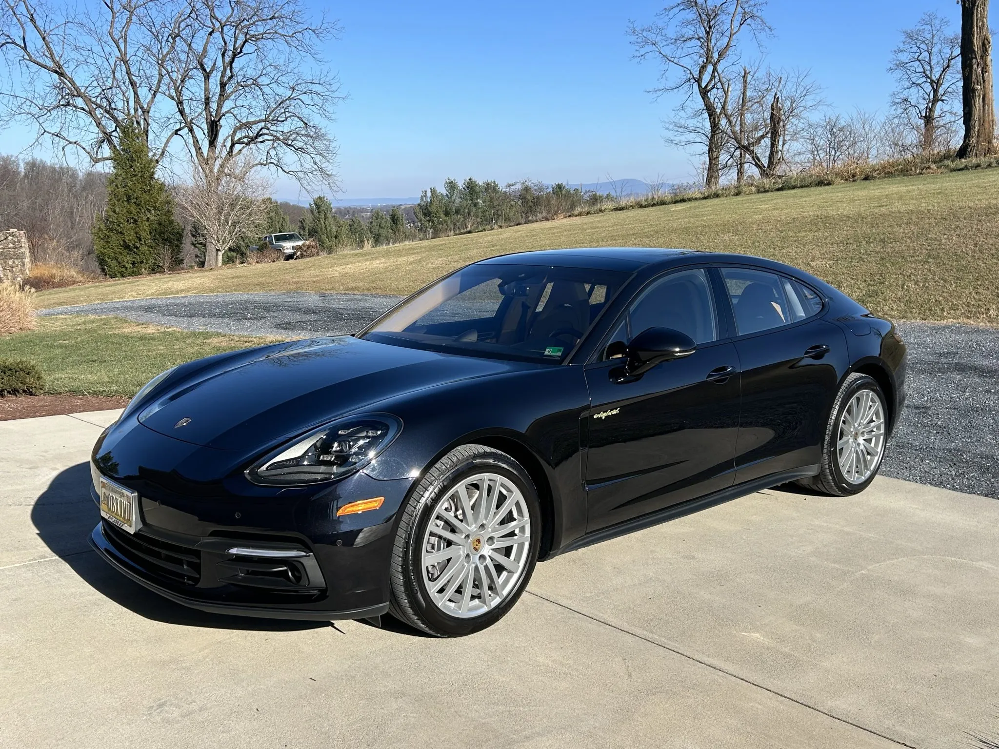 2018 Porsche Panamera 4 E-Hybrid in Jet Black Metallic