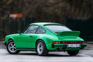 1976 Porsche 911 2.7 Carrera Coupe in Speedway Green