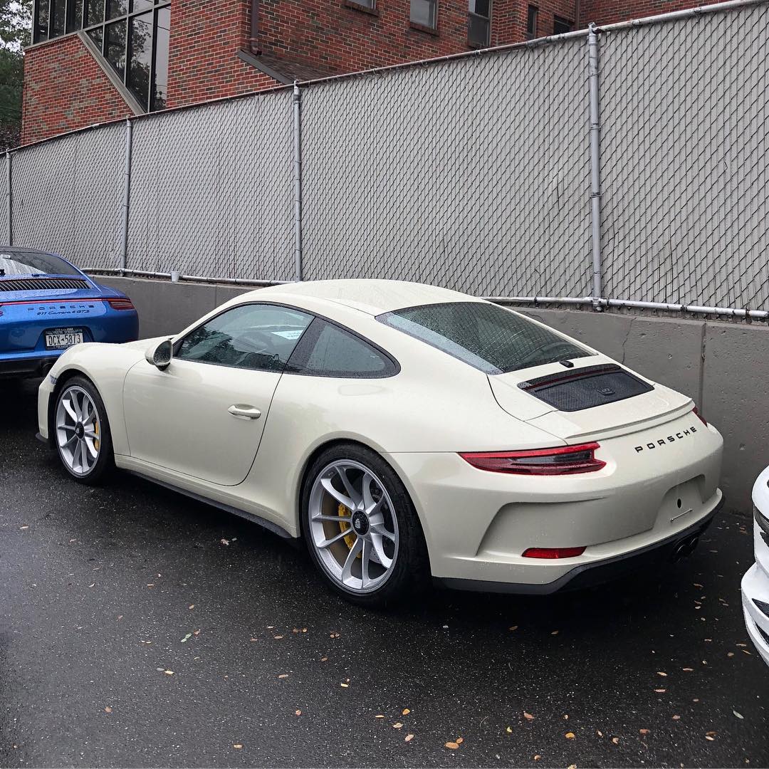2018 Porsche 911 GT3 Touring in Geyser Grey