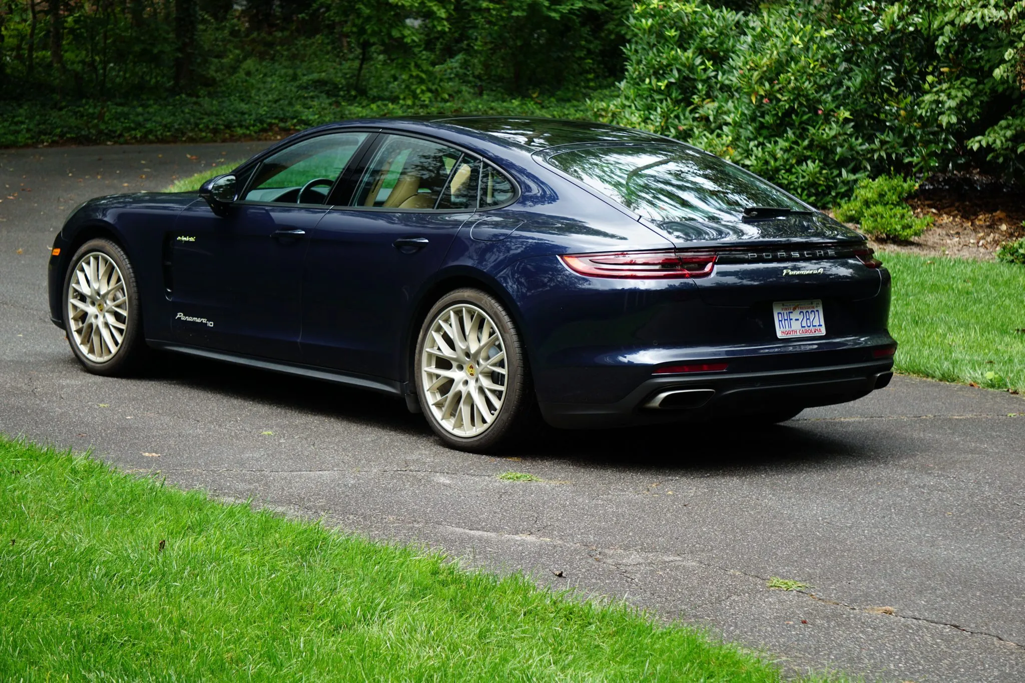 2020 Porsche Panamera 4 E-Hybrid 10 Year Edition in Night Blue Metallic