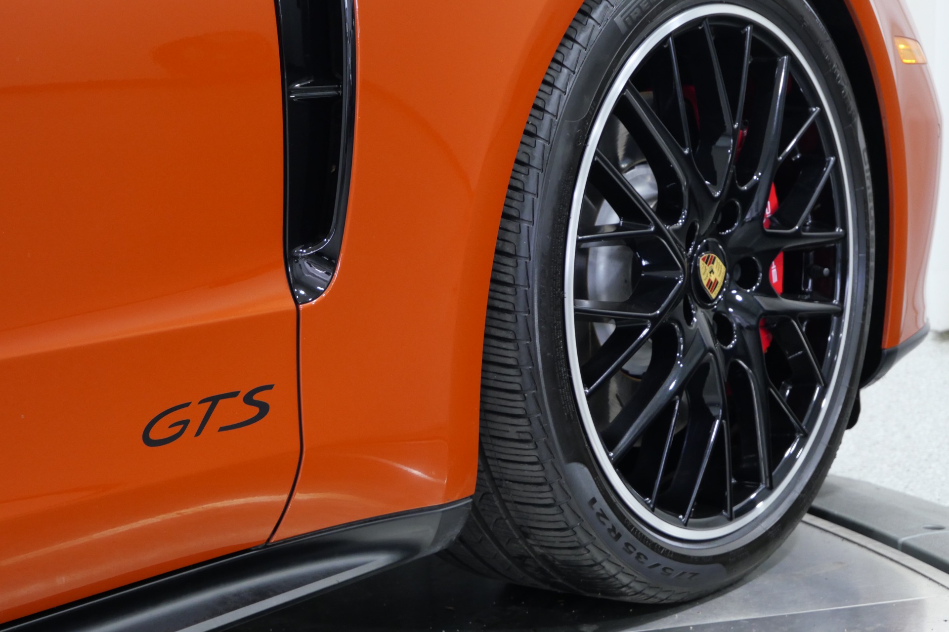 2022 Porsche Panamera GTS in Papaya Metallic