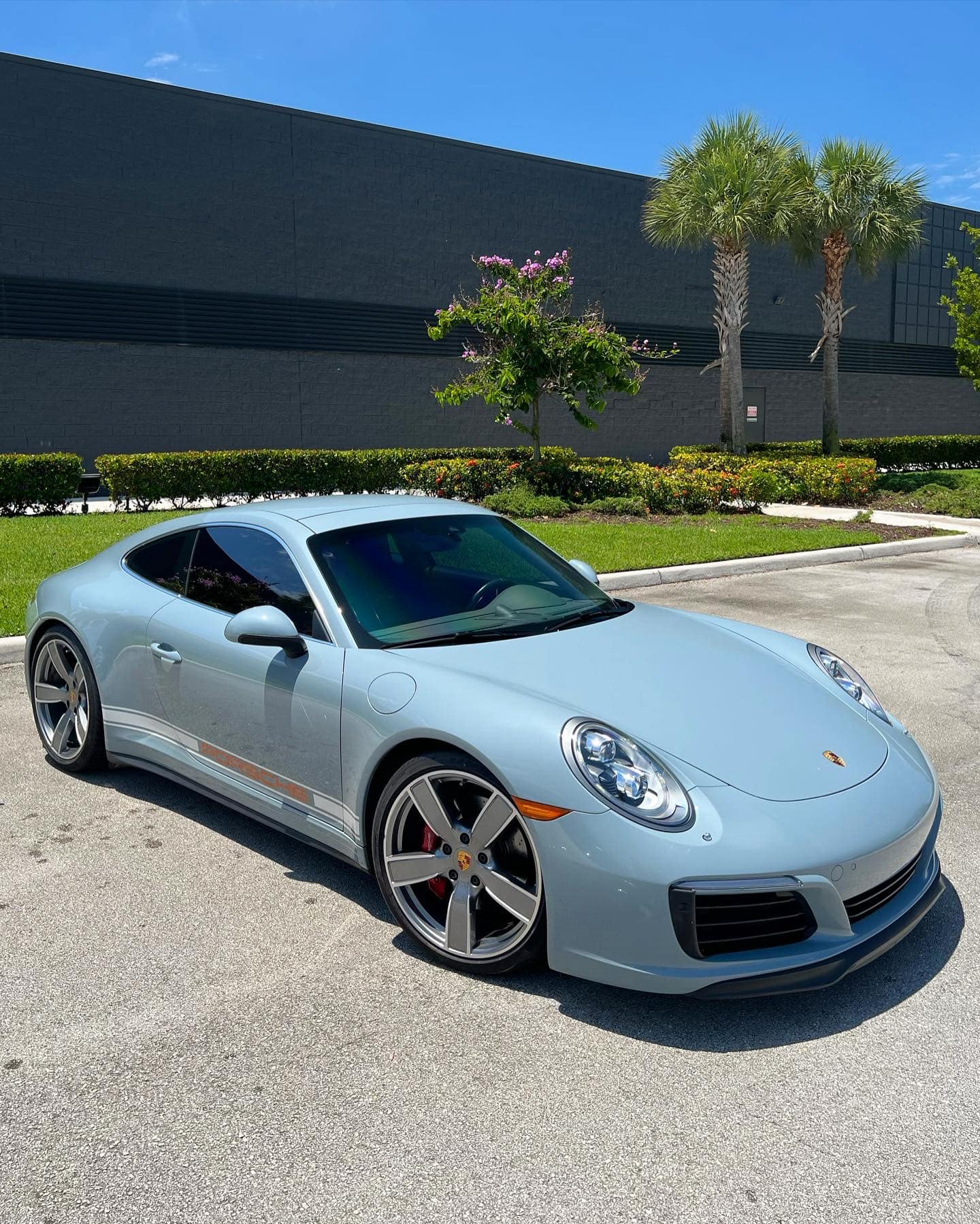 2022 Carrera 4S Porsche in Arrow Blue