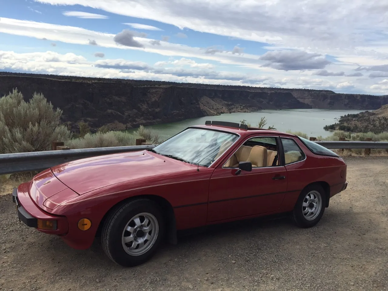 1978 Porsche 924 in Mars Red