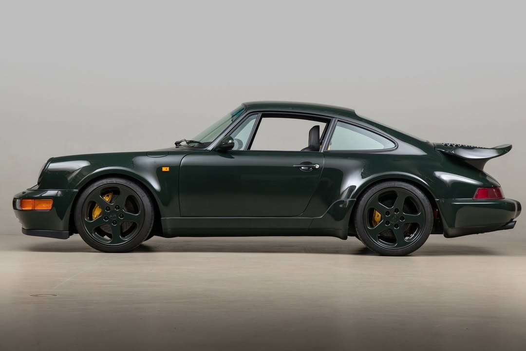 1994 Porsche 911 Carrera in Connaught Green