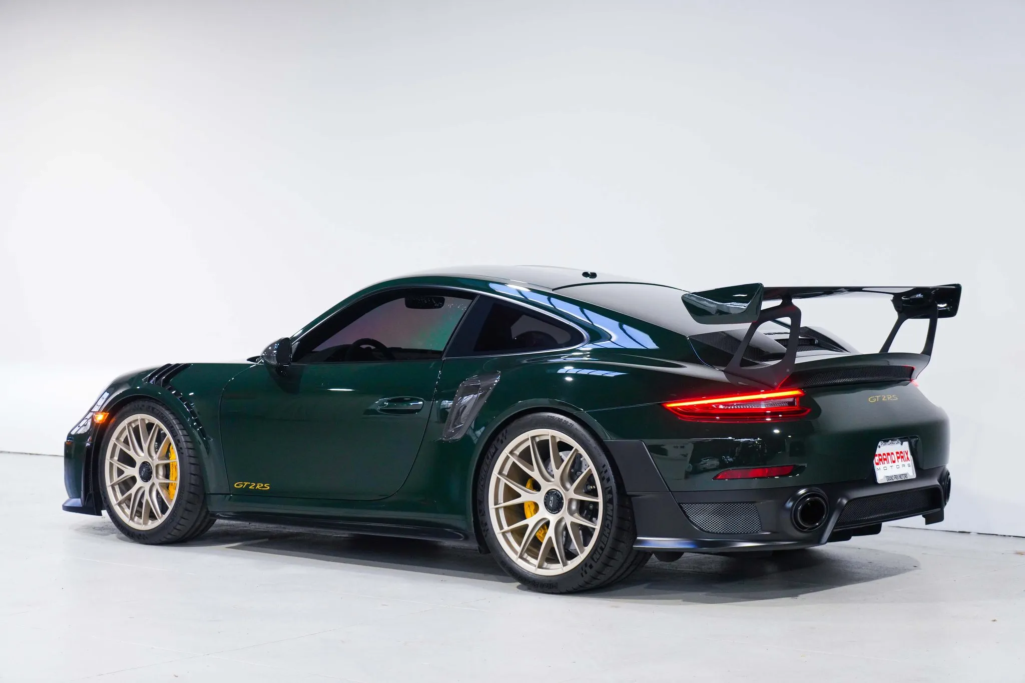 2018 Porsche 911 GT2 RS in Brewster Green