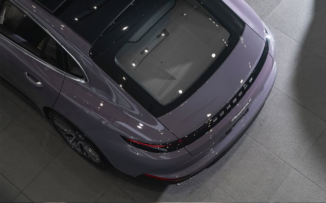 2024 Porsche Panamera 4 in Provence