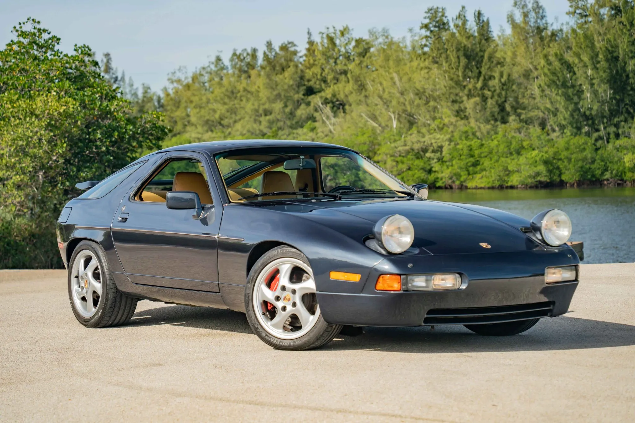 1987 Porsche 928 S4 in Marine Blue Metallic