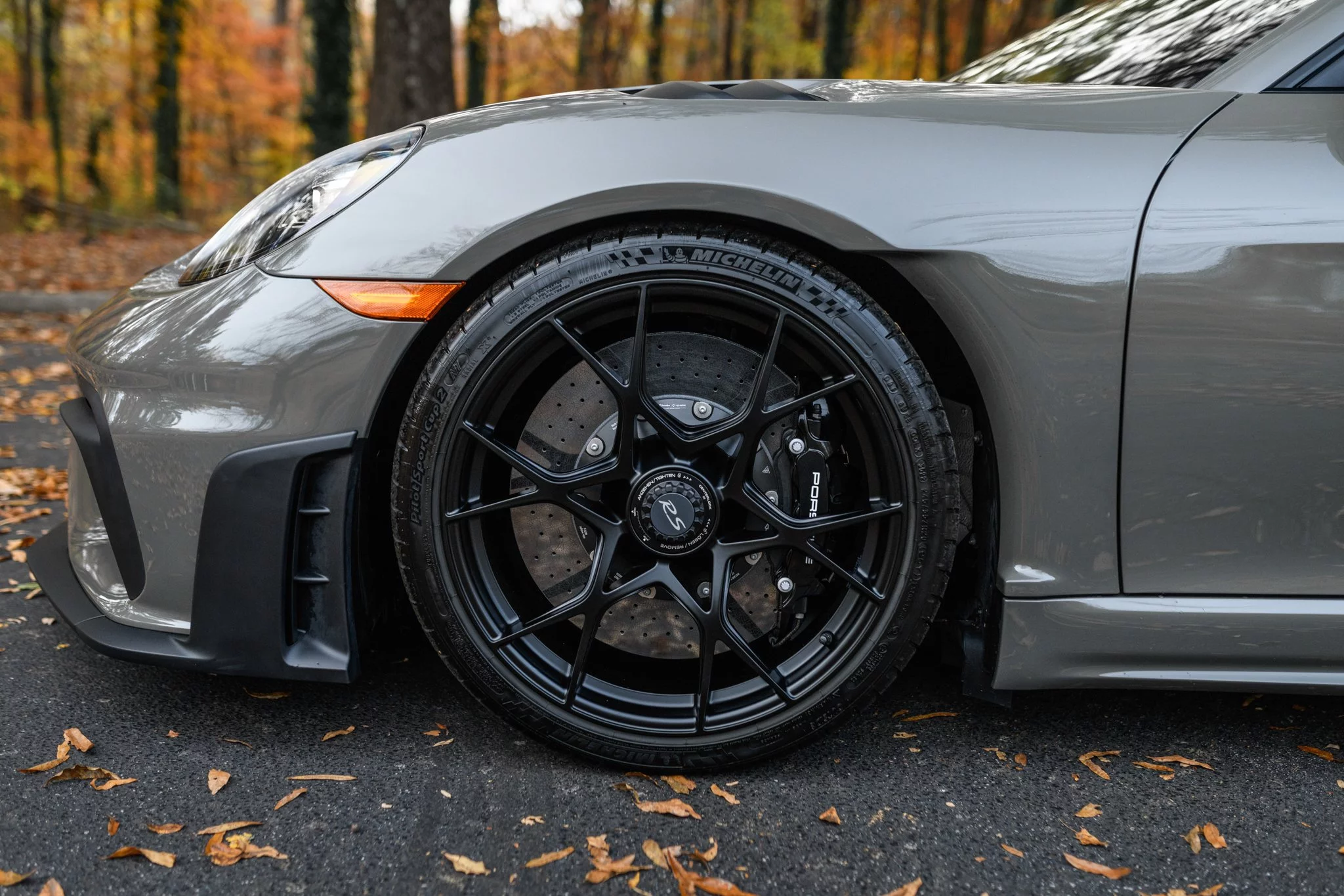 Porsche 718 Cayman GT4 RS in Alex Grey