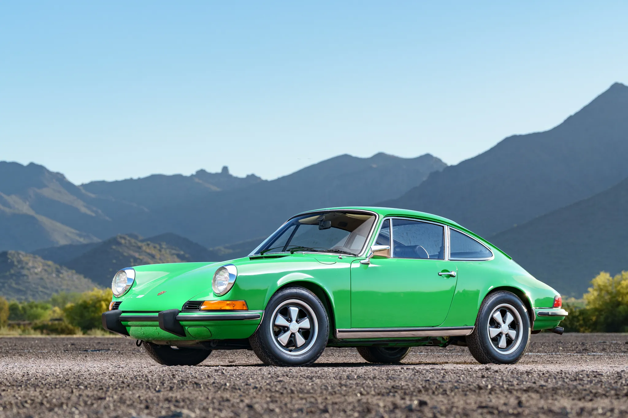 1973.5 Porsche 911T Coupe In Viper Green