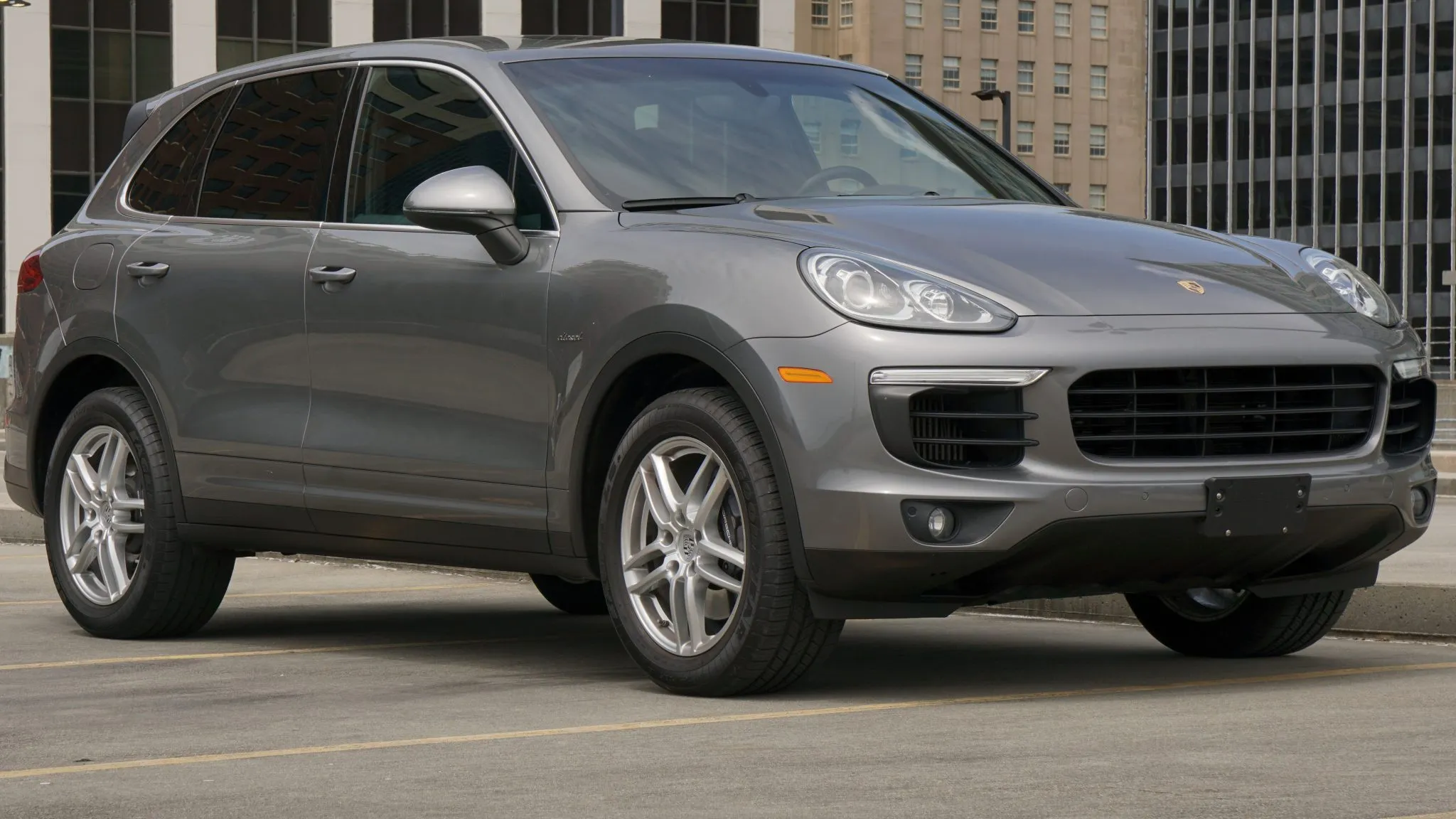 2016 Porsche Cayenne Diesel in Meteor Grey Metallic