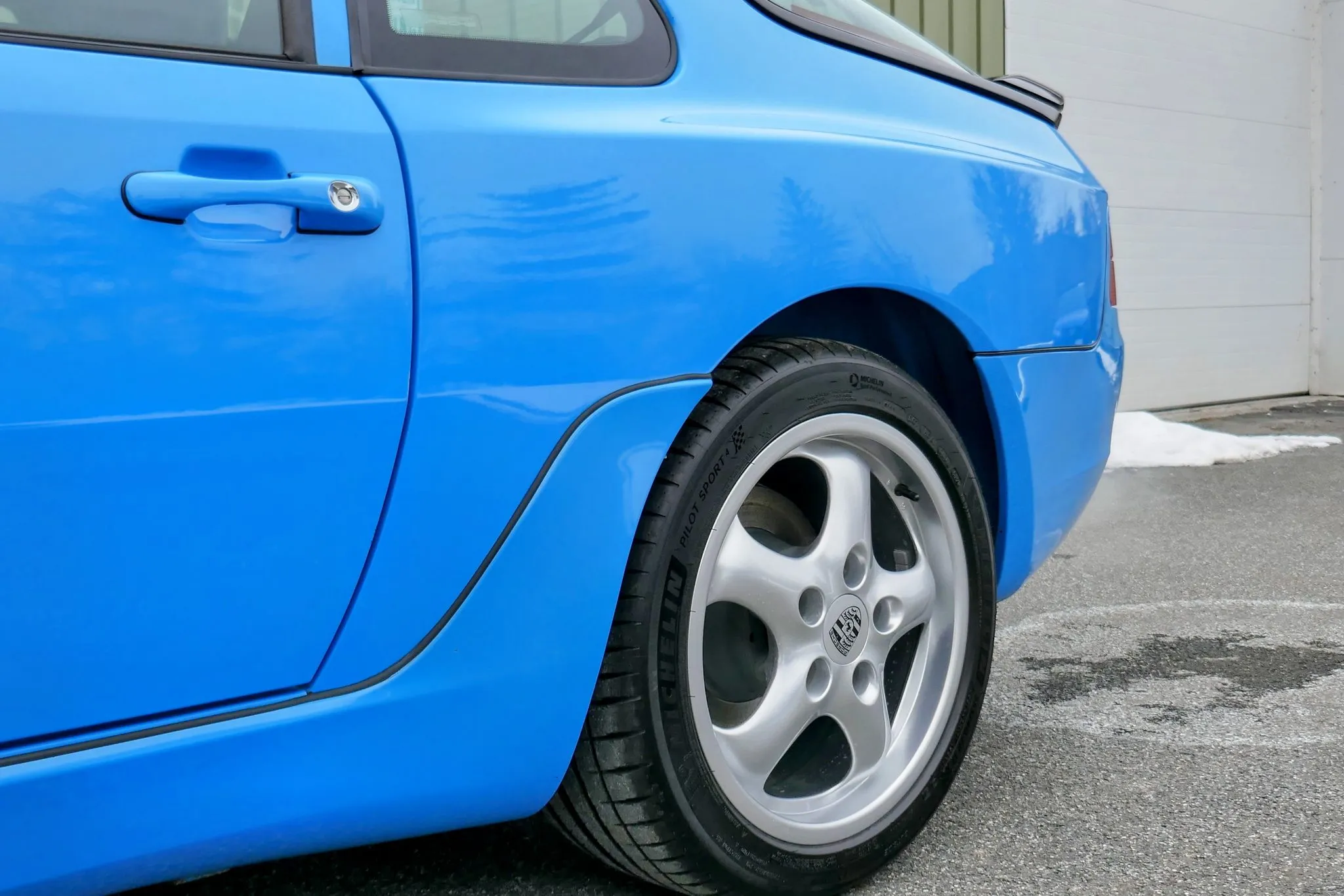 1994 Porsche 968 Coupe in Riviera Blue