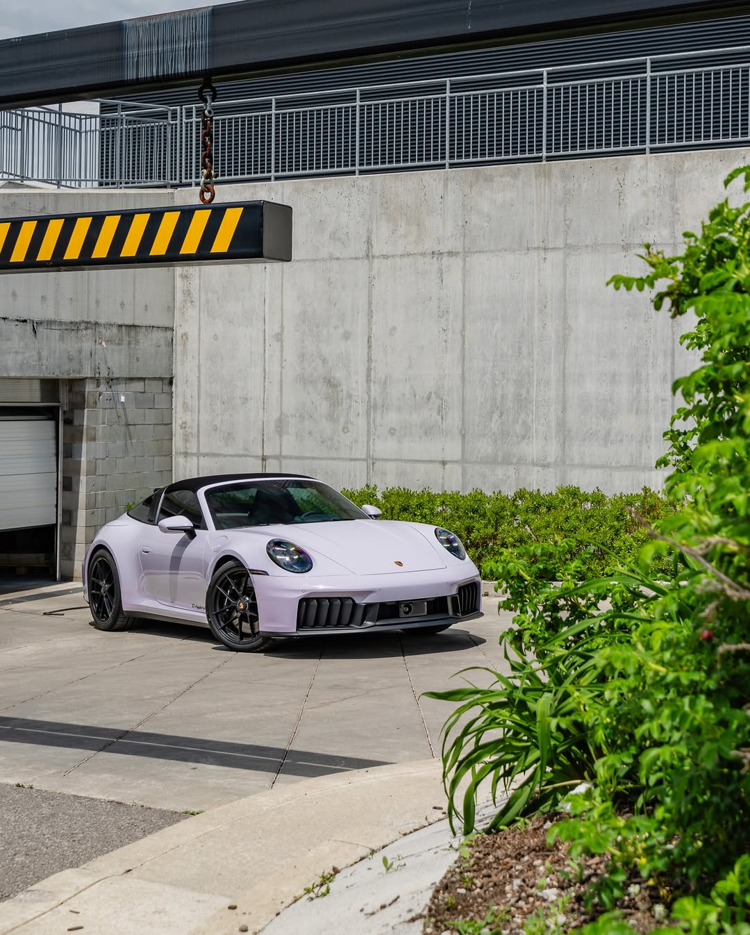 2025 Porsche 911 Targa 4 GTS in Moon Gem