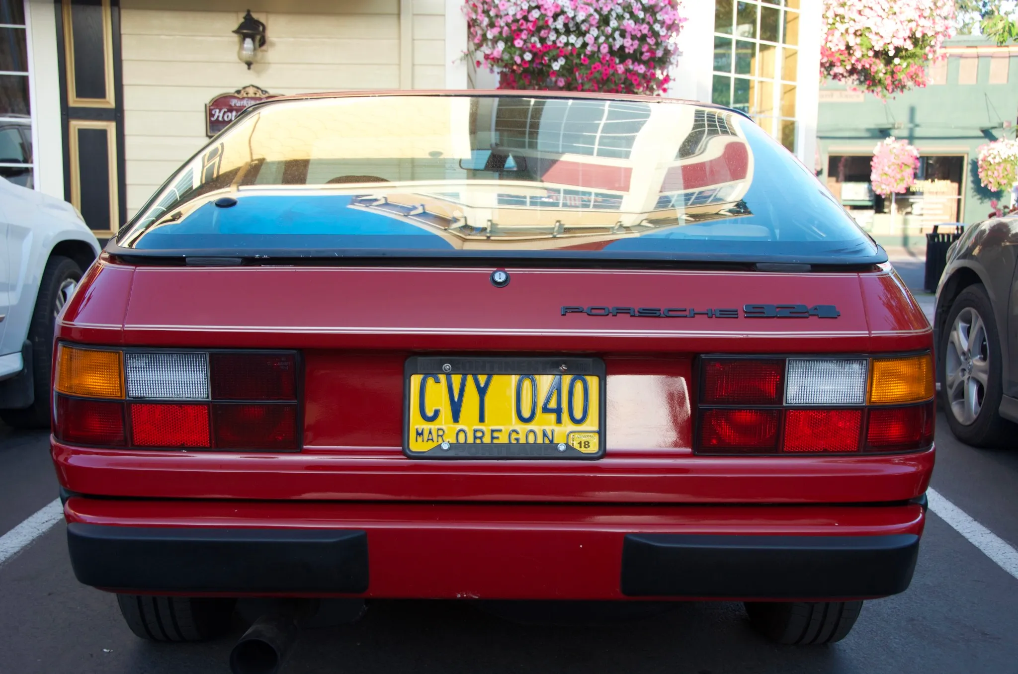 1978 Porsche 924 in Mars Red