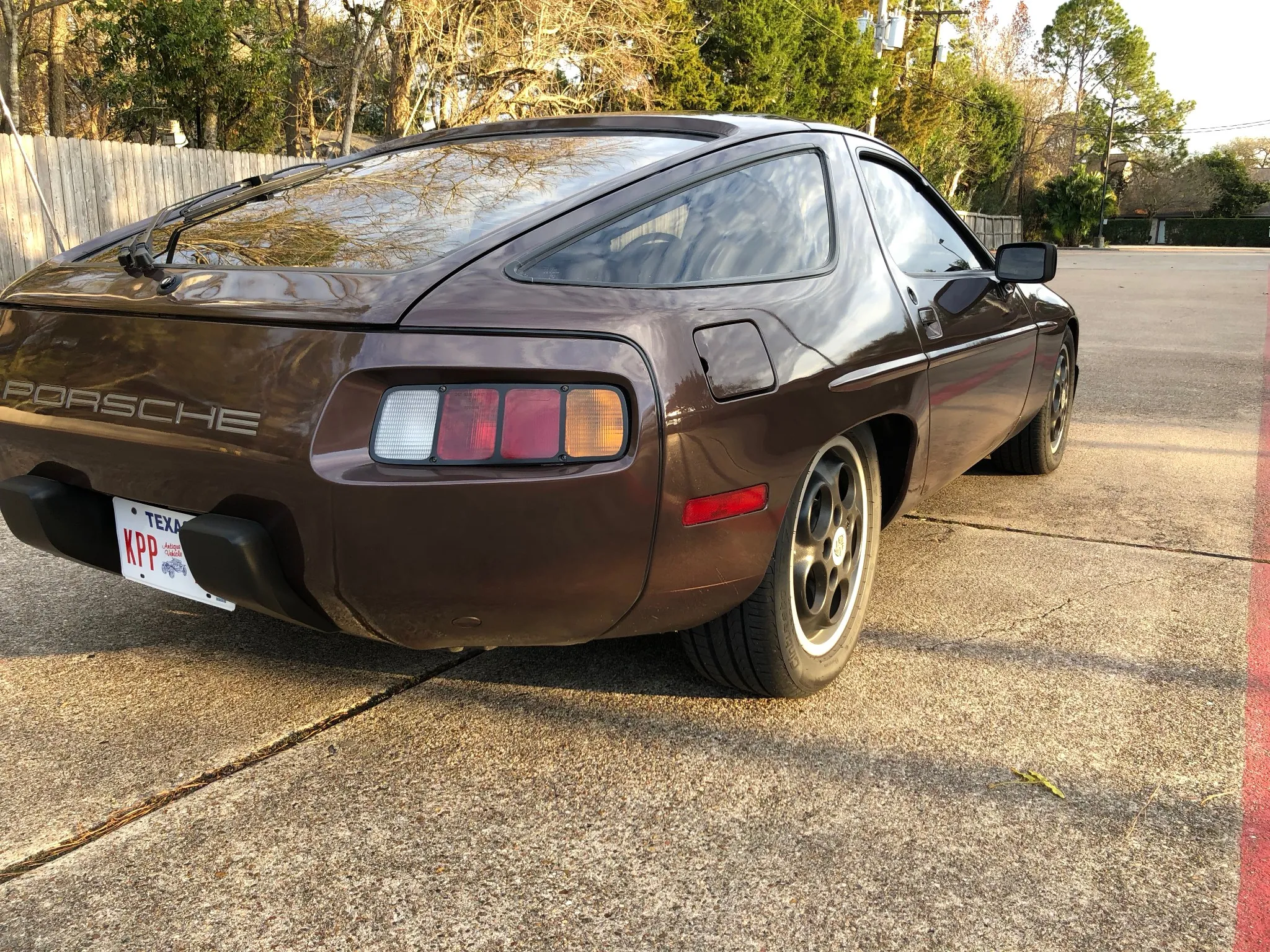 1982 Porsche 928 in Rosewood Metallic