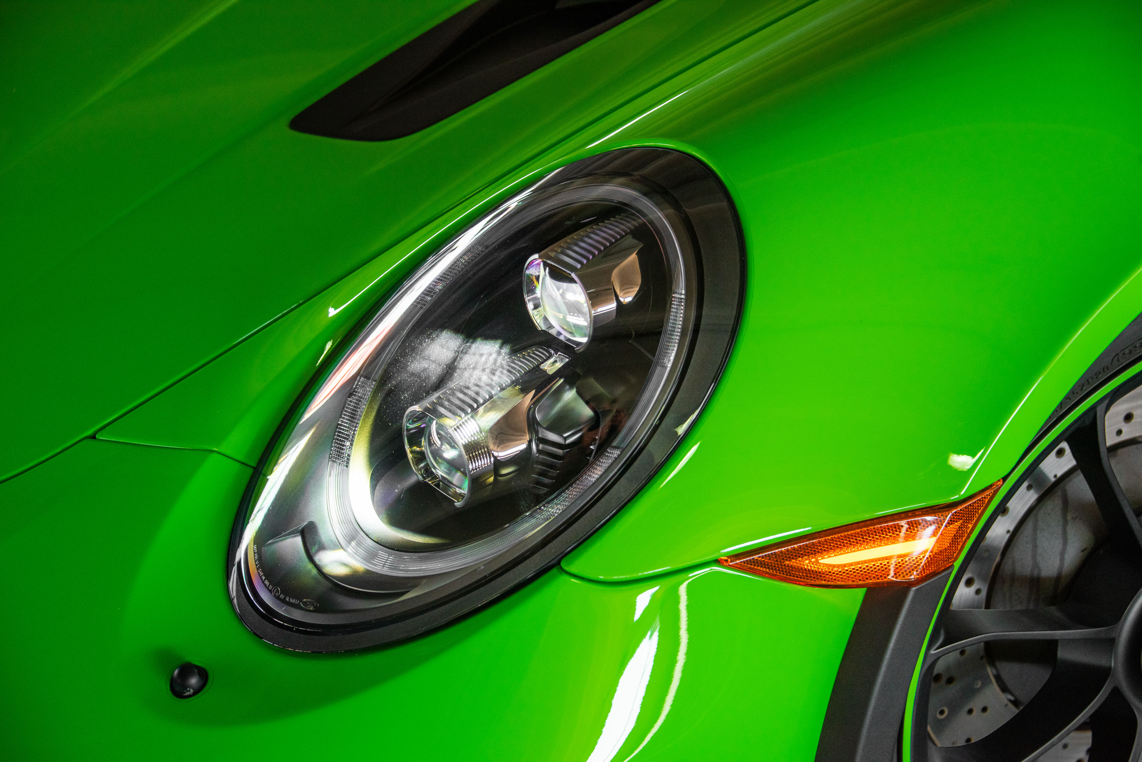 2019 Porsche 911 GT3 RS in Lizard Green
