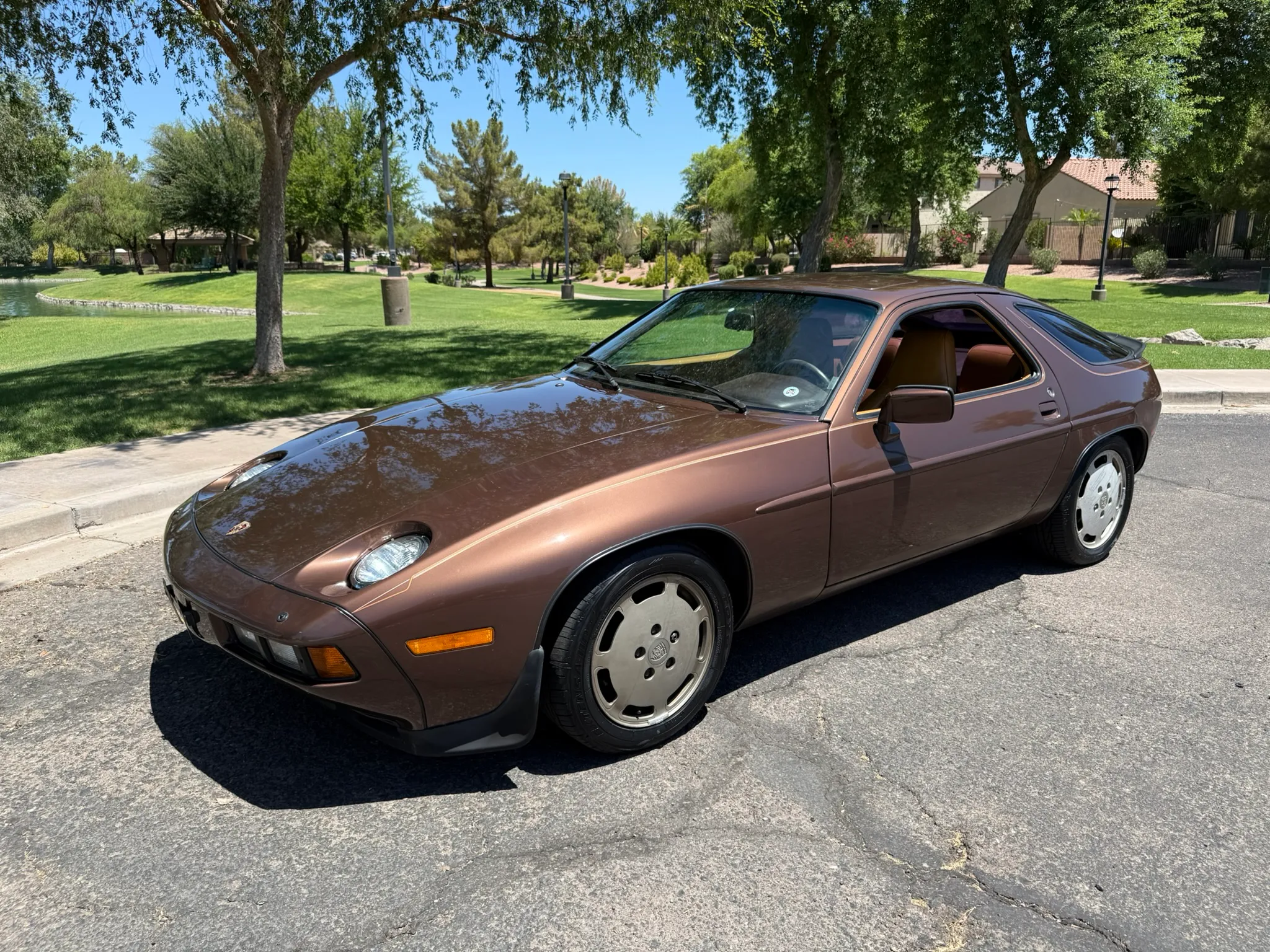 1985 Porsche 928S in Muscat Brown Metallic